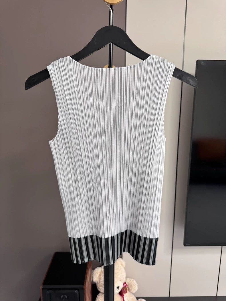 Issey Miyake Issey Miyake size:3 Grey vintage aircraft fabric pleated v Size S / US 4 / IT 40 - 2 Thumbnail