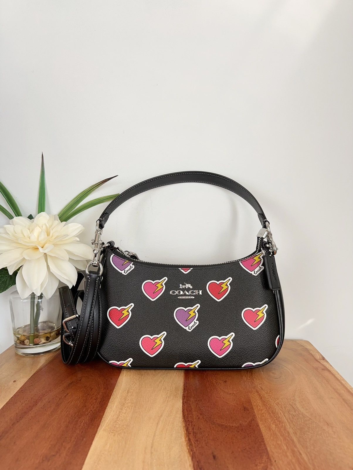 Coach NWT Coach Teri Shoulder Bag With Heart Bolt Print Size ONE SIZE - 2 Thumbnail