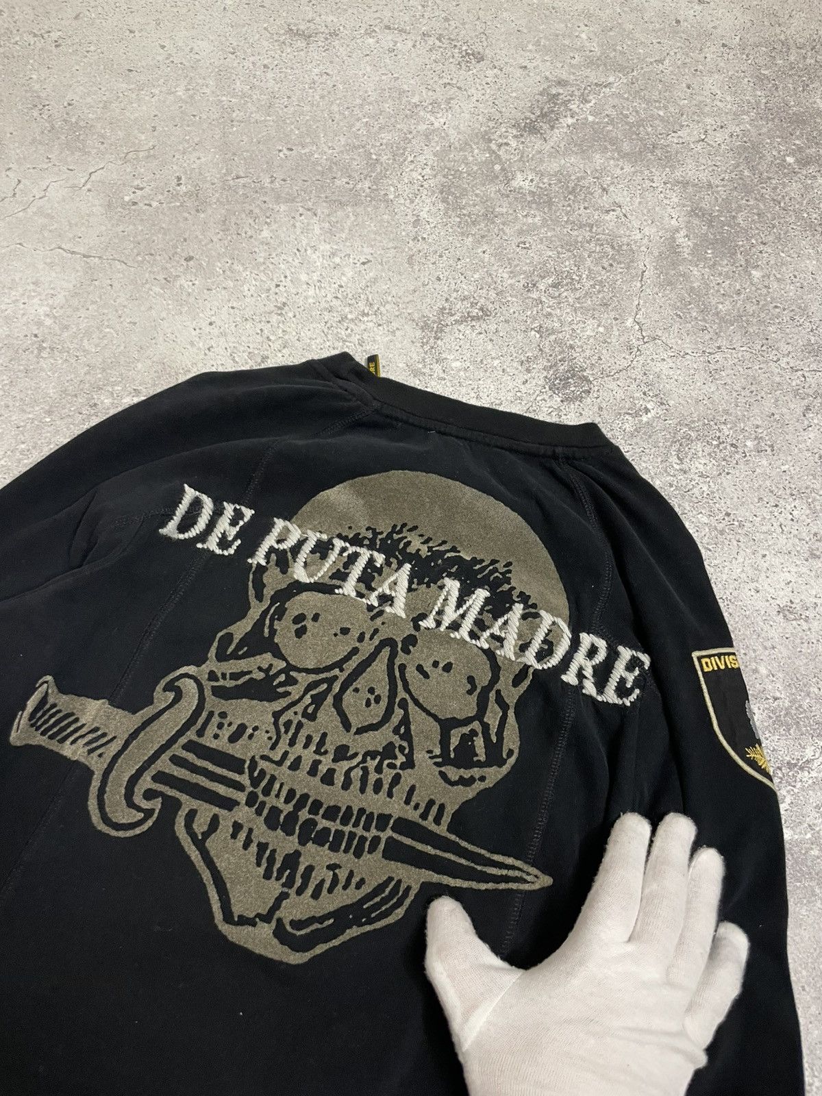 Vintage VTG De Puta Madre 69 Y2K Embroidered Skull Black Longsleeve Size US S / EU 44-46 / 1 - 5 Thumbnail