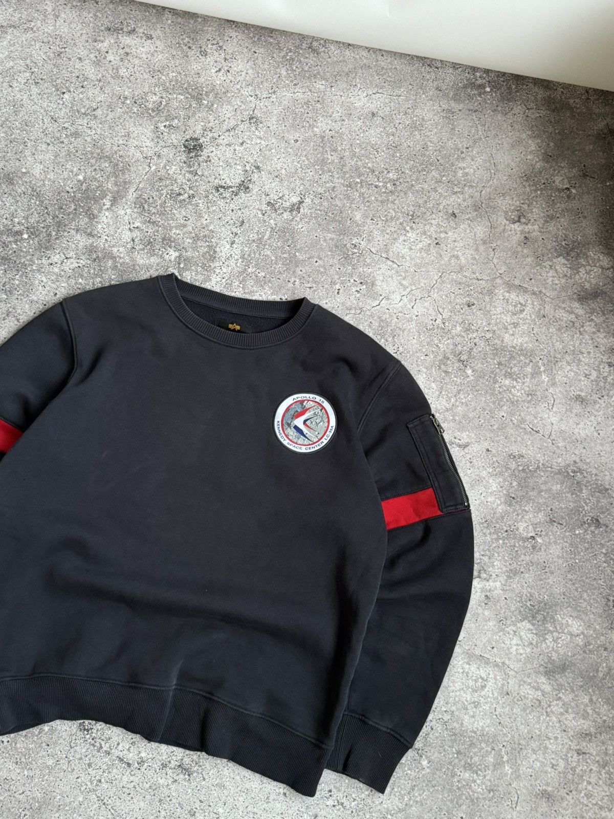 Alpha Industries × Vintage Vintage Alpha Industries x NASA big logo sweatshirt Size US S / EU 44-46 / 1 - 14 Thumbnail