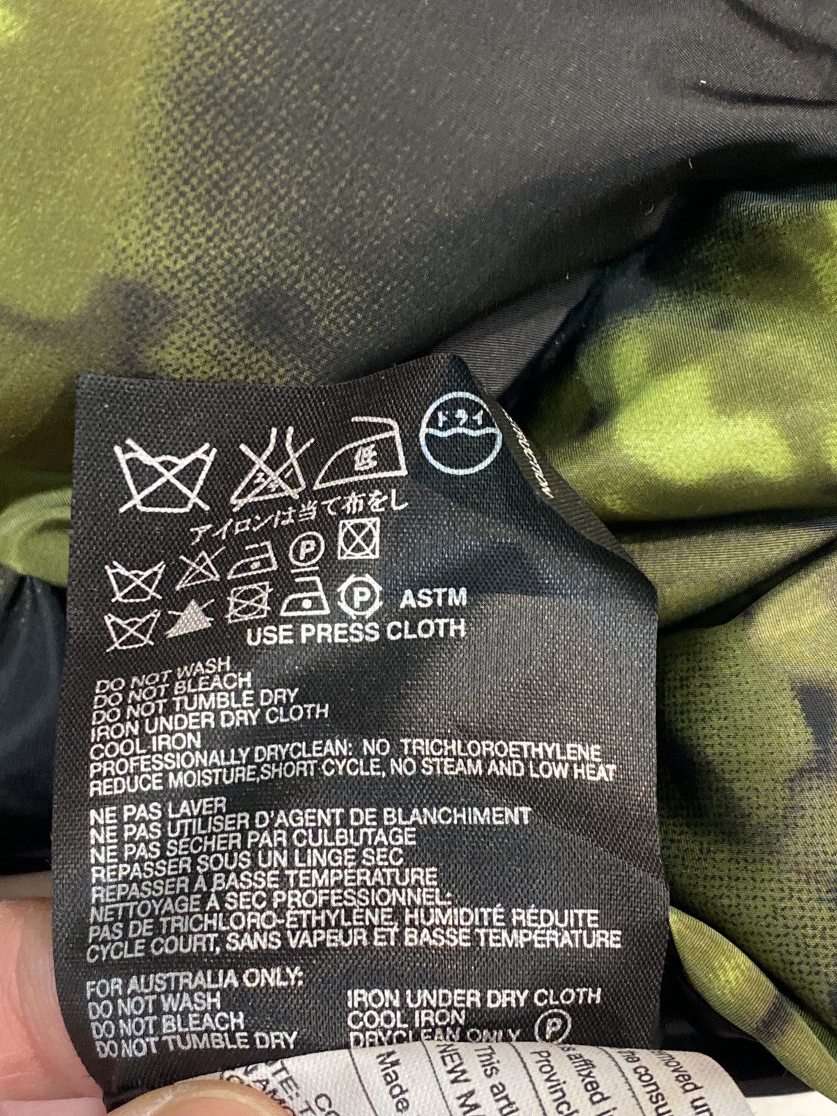 Prada Prada holographic print down jacket. Size XS / US 0-2 / IT 36-38 - 8 Thumbnail