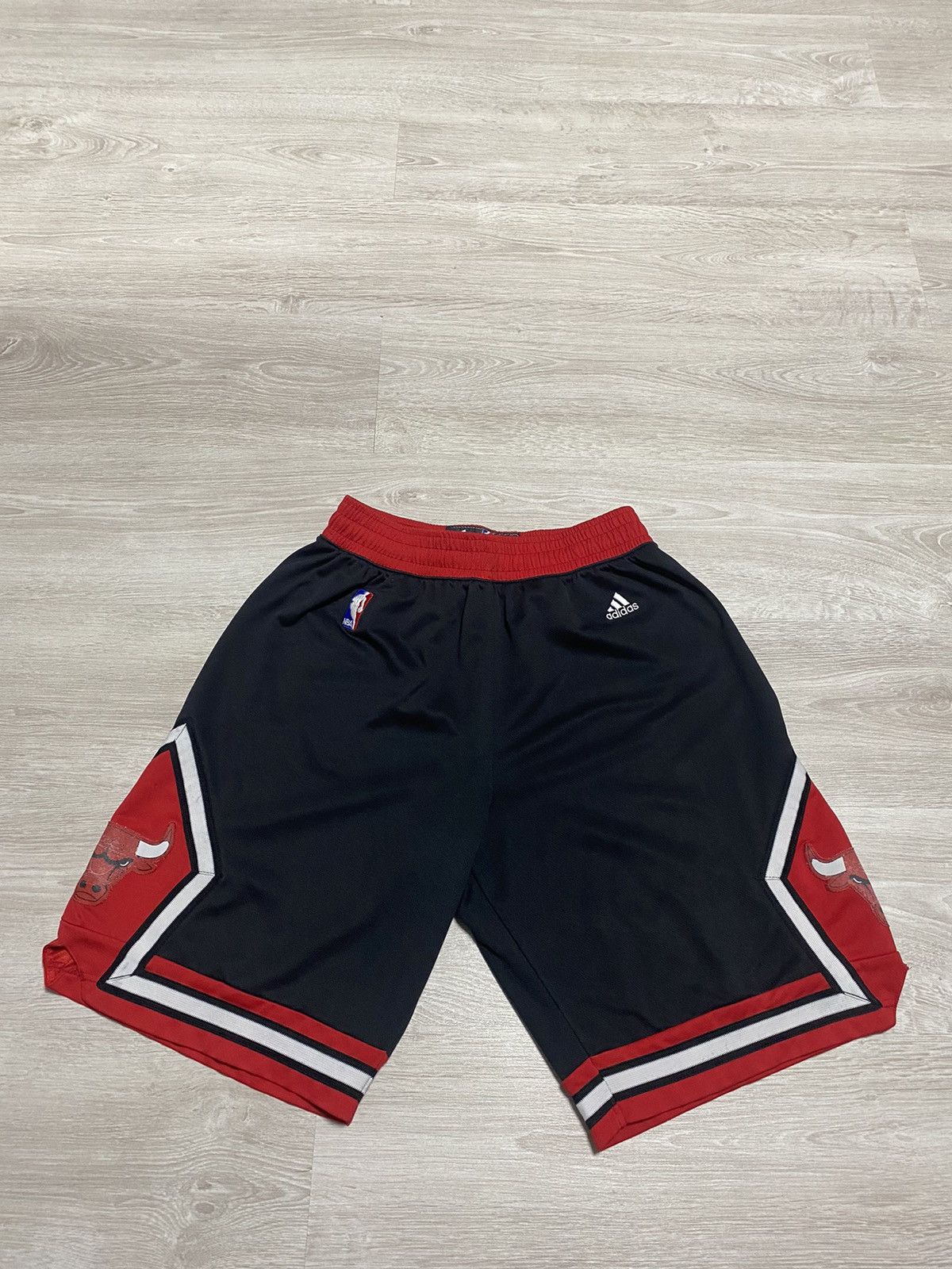 Adidas Chicago Bulls Shorts NBA Adidas size M 34” Size US 34 / EU 50 - 1 Thumbnail