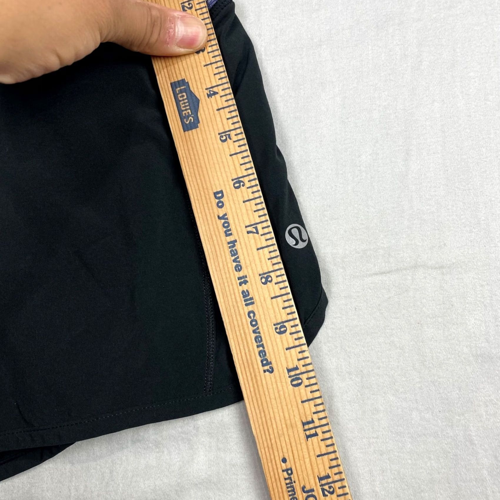 Lululemon Lululemon Shorts Women 4 Brief Lined Zip Pocket Gym Performance Outdoor Black Size 27" / US 4 / IT 40 - 6 Thumbnail