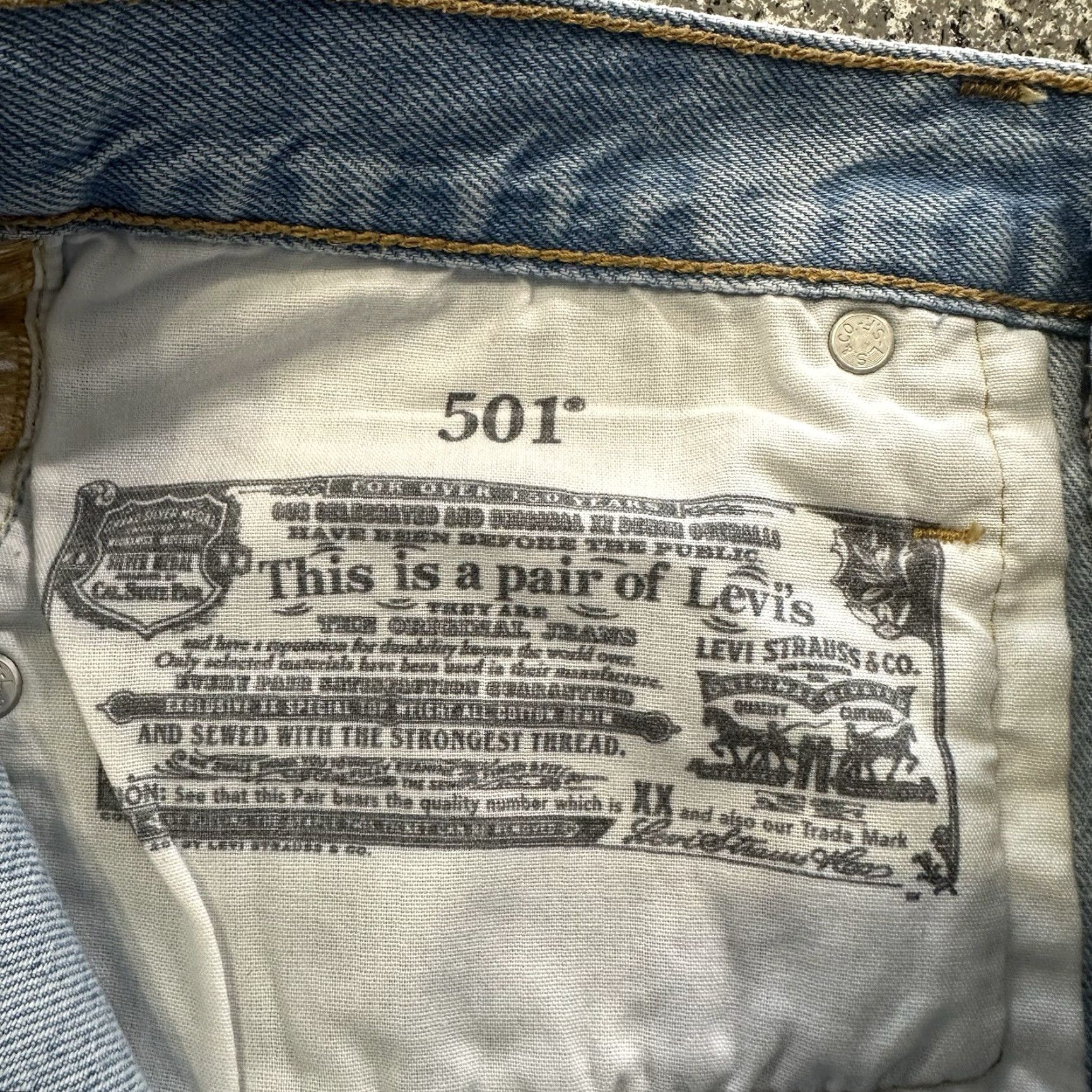 Levi's Levi's 501 Denim Short - Womens 6 Distressed Cut-Off Hem Jeans 29" Waist Blue Denim Cotton High Rise 5-Pocket Style Casual Seasonal Mens Girls Size 28" / US 6 / IT 42 - 4 Thumbnail