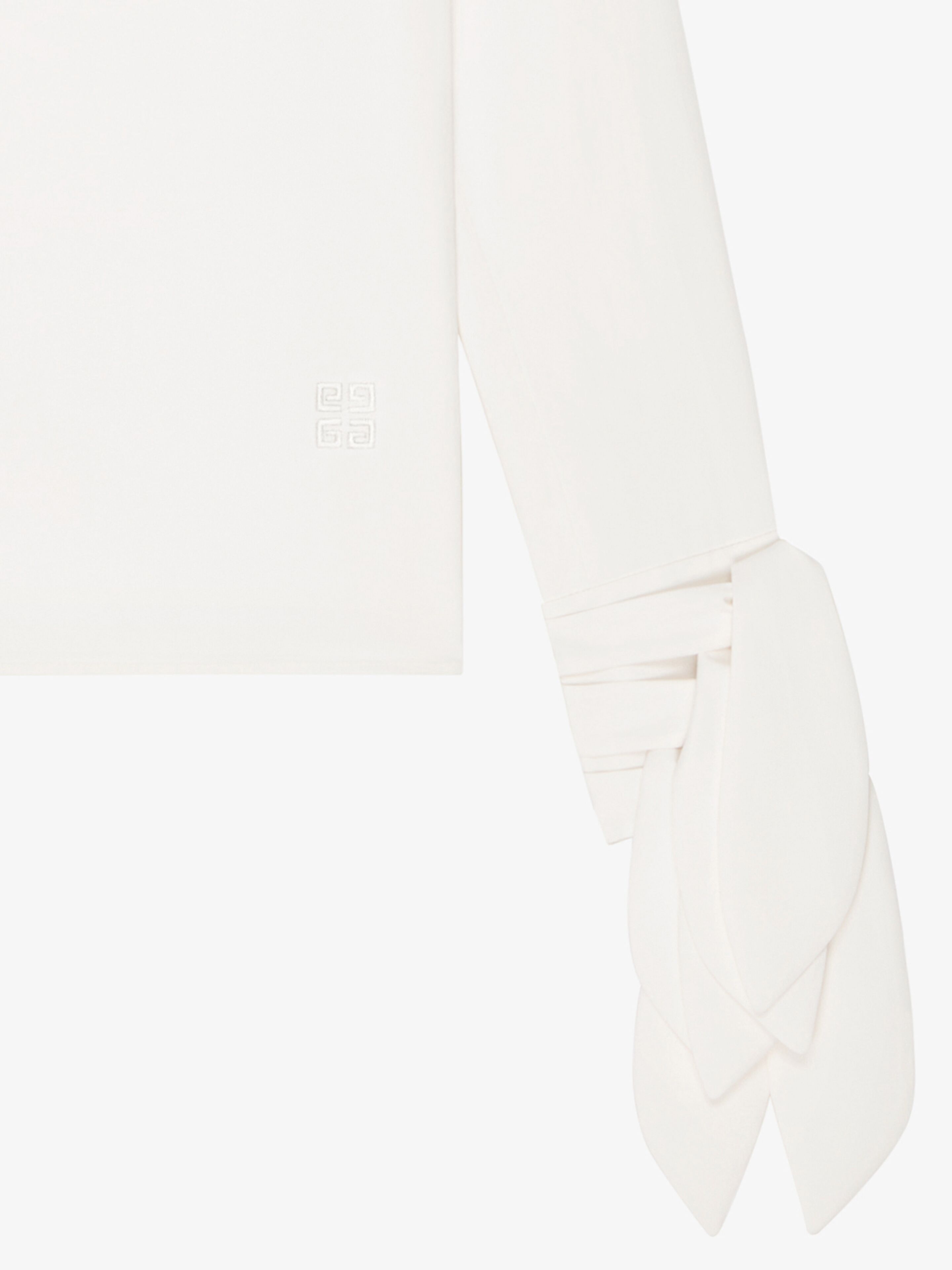 Givenchy o1w1db10326 Deep V-Neck Bow Cuffs Blouse in White Size M / US 6-8 / IT 42-44 - 4 Thumbnail