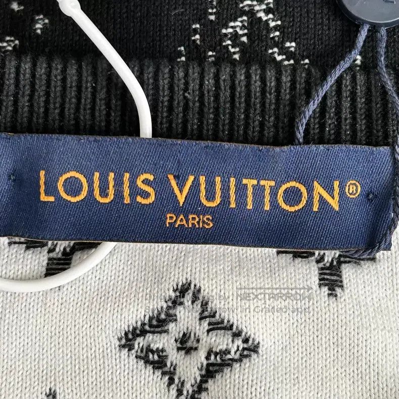 Louis Vuitton Louis Vuitton Black Gradient Logo Crewneck Sweatshirt Size US M / EU 48-50 / 2 - 3 Thumbnail