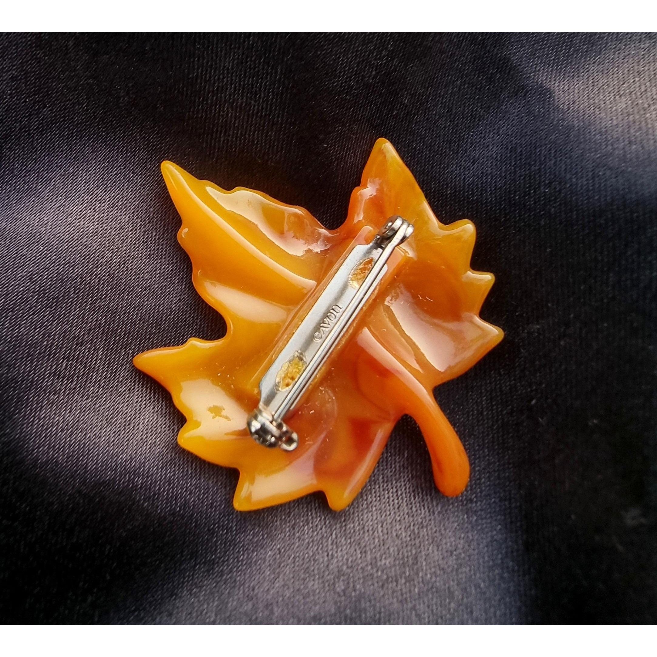 Other Vintage Avon Lucite Orange Fall Autumn Maple Leaf Brooch Pin Size ONE SIZE - 3 Thumbnail