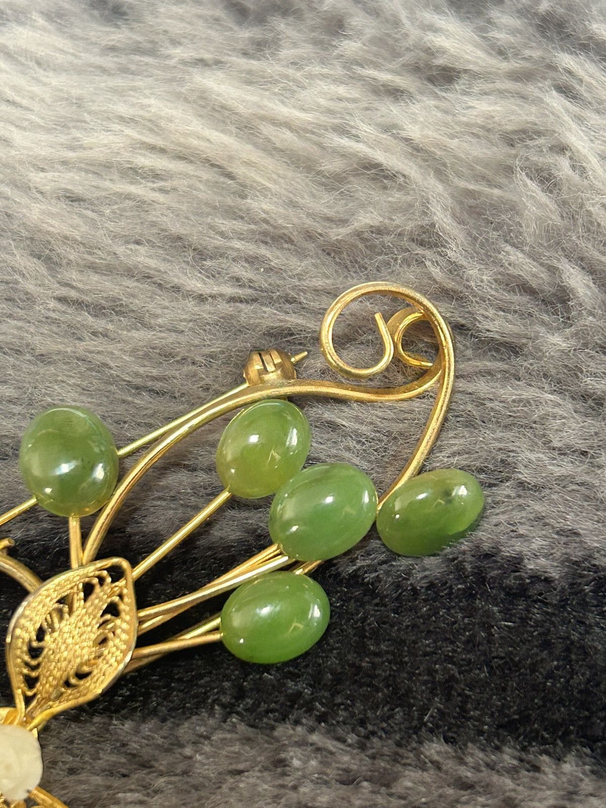 Vintage Vintage 60s nephrite jade filigree gold filled brooch pin Size ONE SIZE - 2 Thumbnail