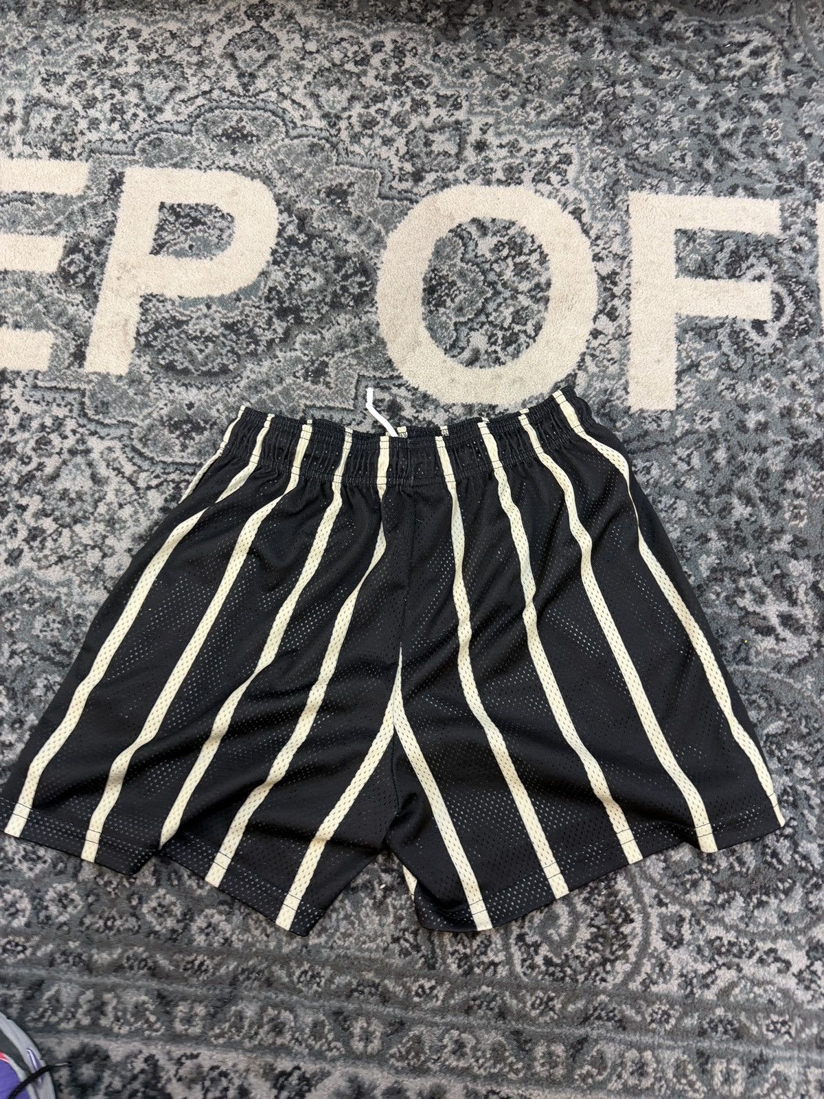 Eric Emanuel Eric Emanuel black cream stripe shorts Size US 36 / EU 52 - 2 Thumbnail