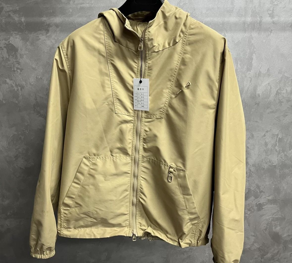 Louis Vuitton Louis Vuitton's latest beige pin full print long jacket Size US M / EU 48-50 / 2 - 3 Thumbnail