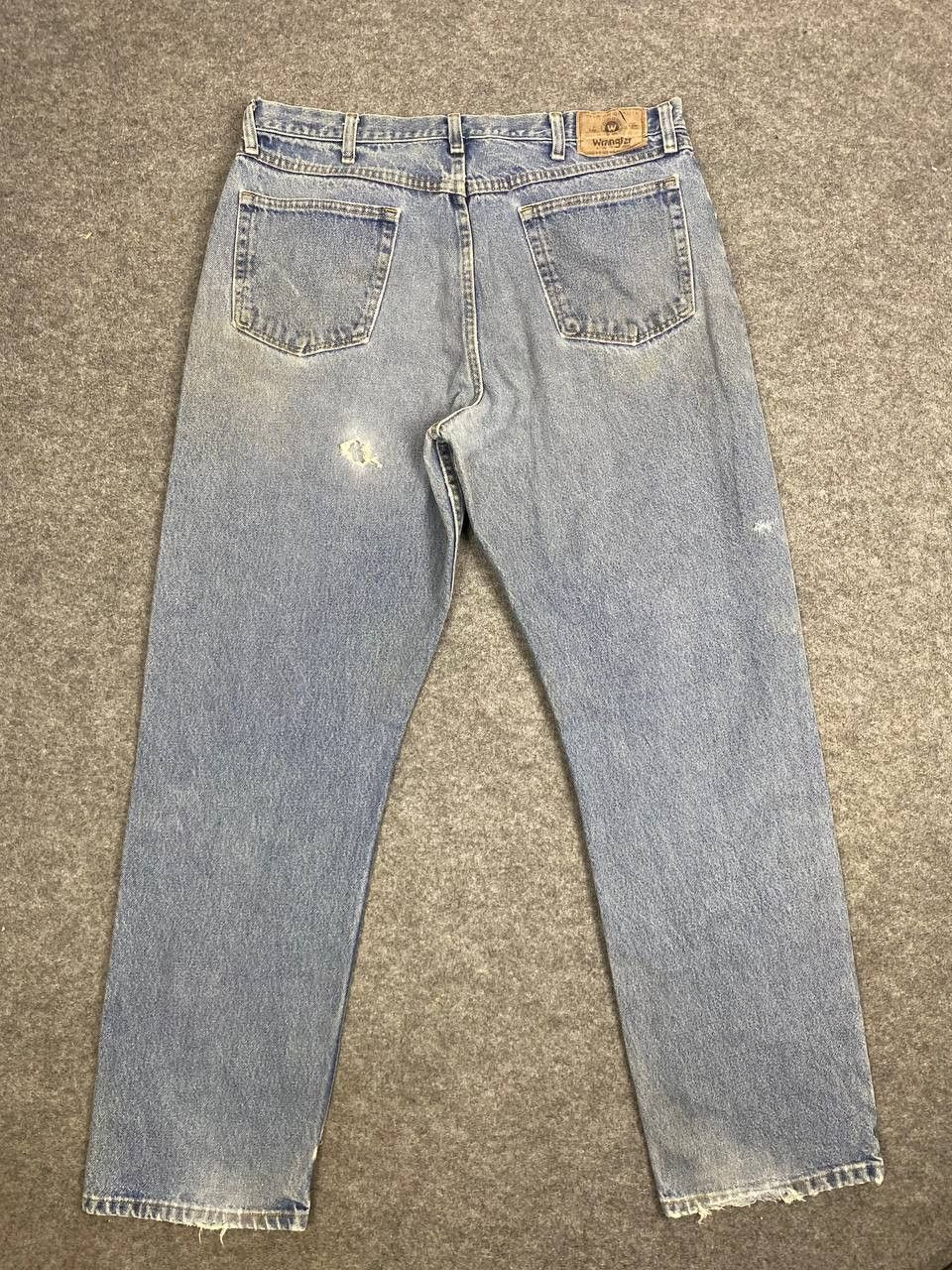 vintage wrangler relaxed fit distressed denim