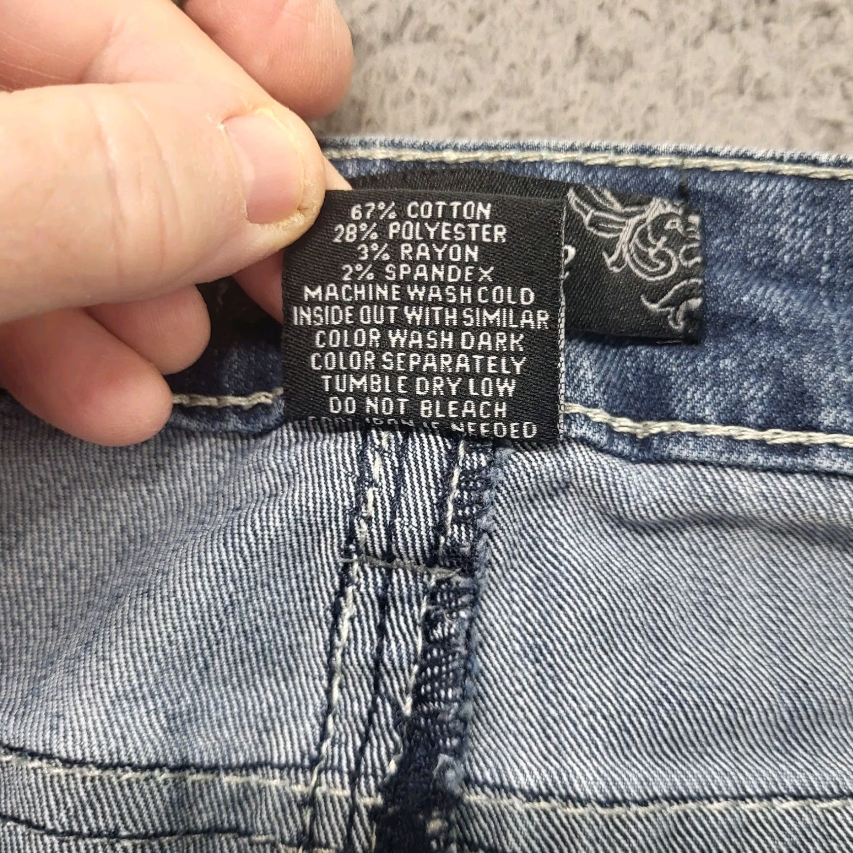 Southpole SouthPole Shorts Bermuda Women Size 9 Blue Denim Stretch Embroidered Whiskered, 5-Pocket, Zip, Casual Modern Size 30" / US 8 / IT 44 - 5 Thumbnail