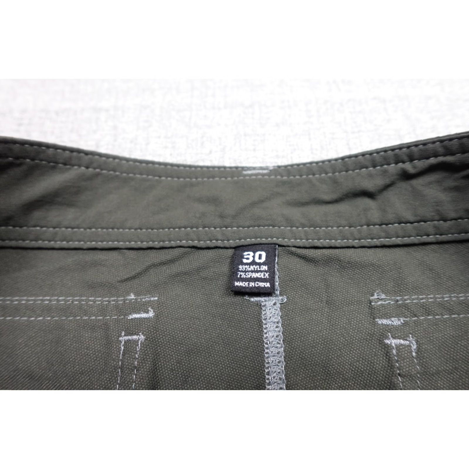 Vintage AFTCO Cargo Short Mens 30 Green Lightweight Pockets Zip 5-Pocket Belt Loops Summer Casual USA Mens Size US 30 / EU 46 - 4 Thumbnail