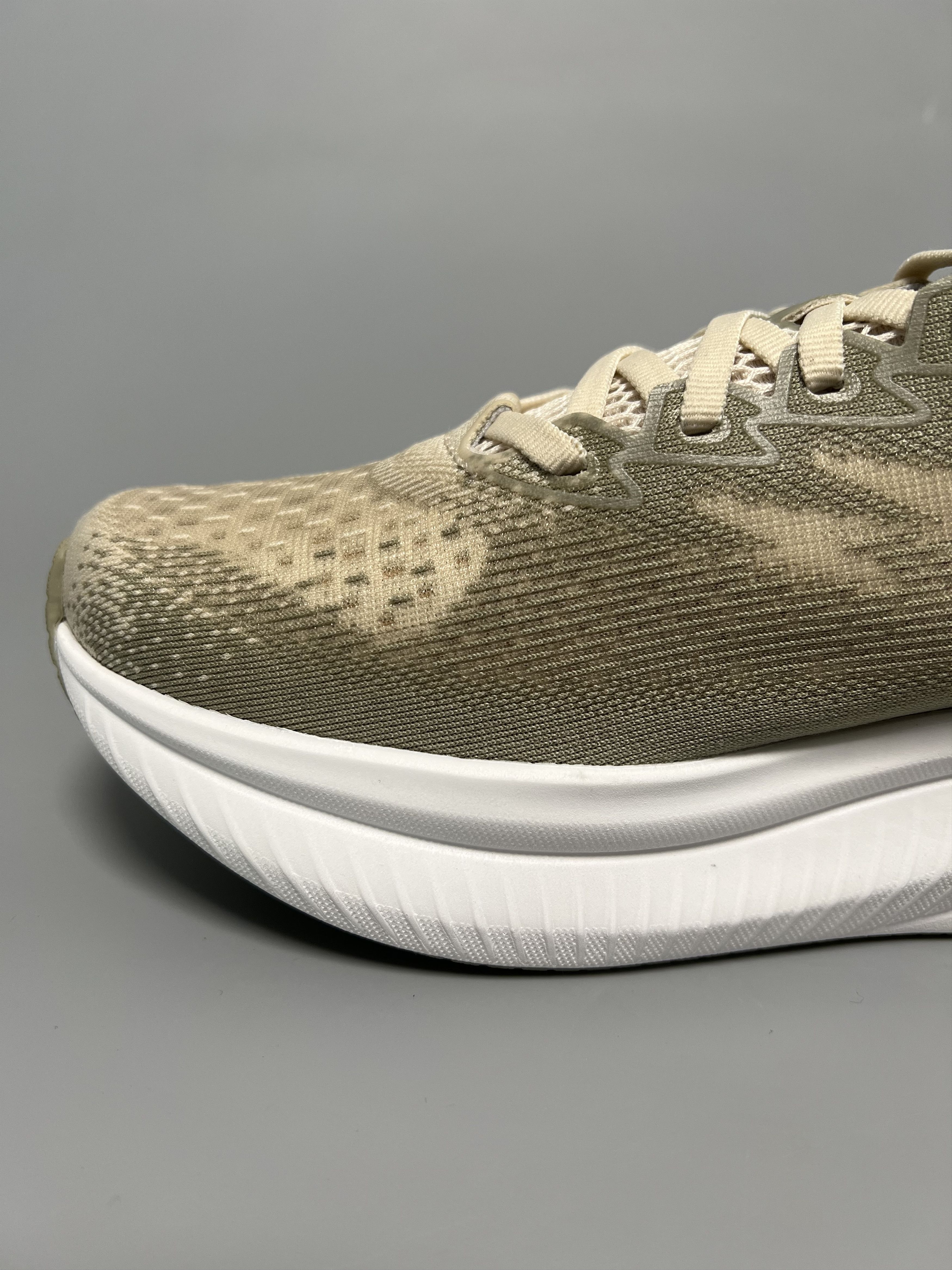 Hoka 9D Hoka One One Mach 6 Men's Running Shoes 1147790-OKB Size US 9 / EU 42 - 10 Thumbnail