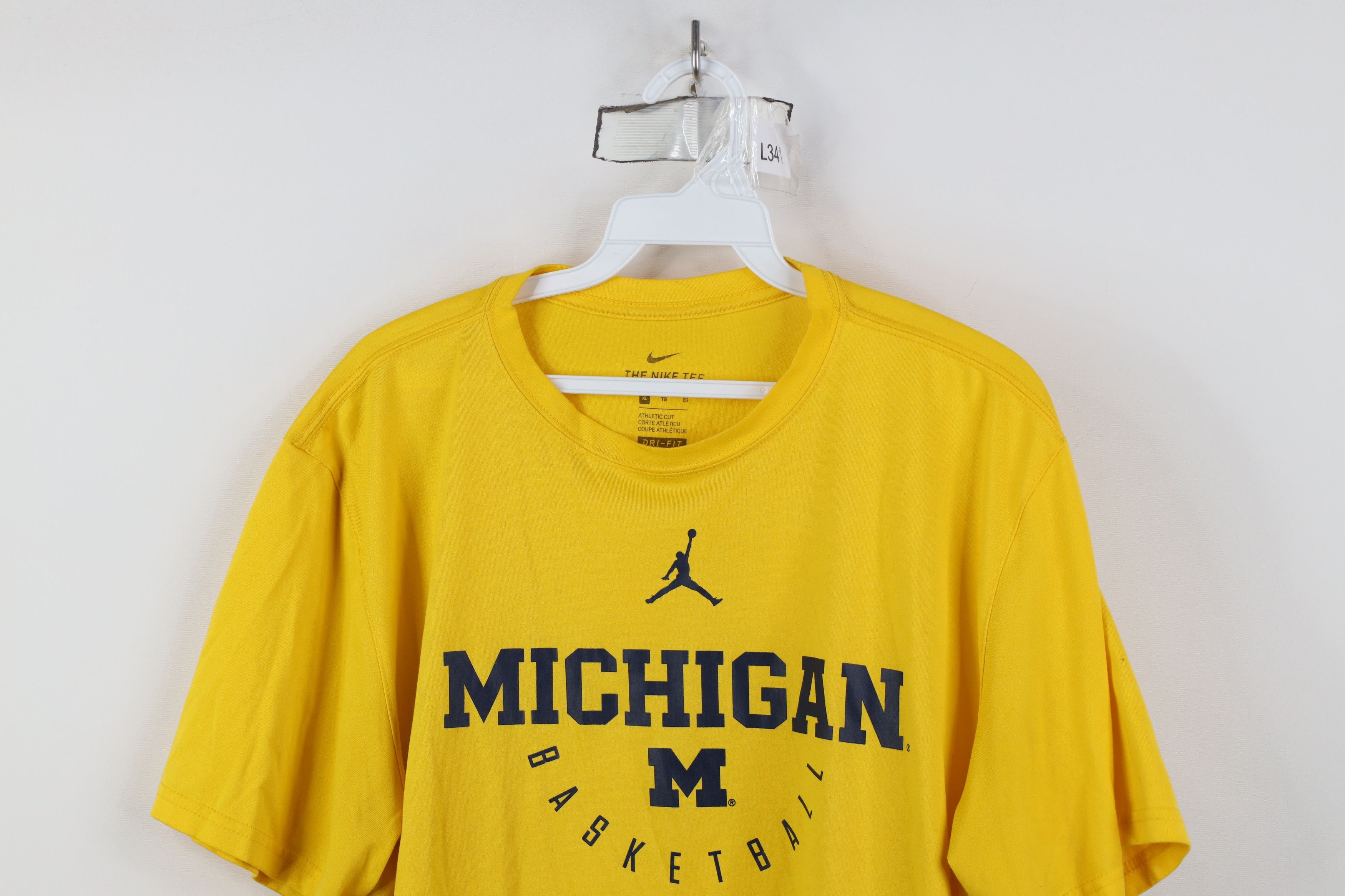 Nike Nike Air Jordan University of Michigan Basketball T-Shirt Size US XL / EU 56 / 4 - 2 Thumbnail