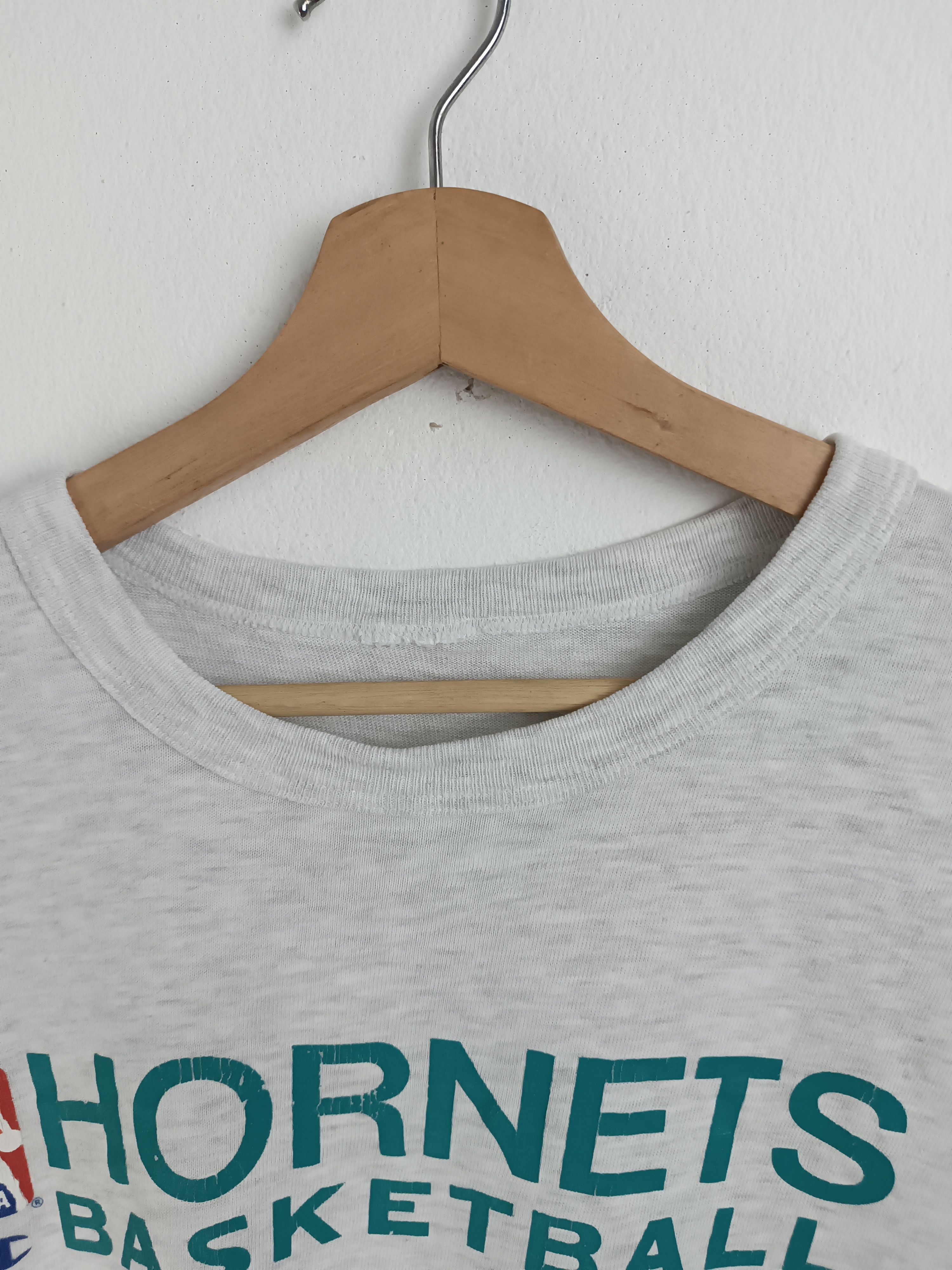 NBA VINTAGE 90'S HORNETS BASKETBALL NBA CHAMPION TEE Size US L / EU 52-54 / 3 - 14 Thumbnail
