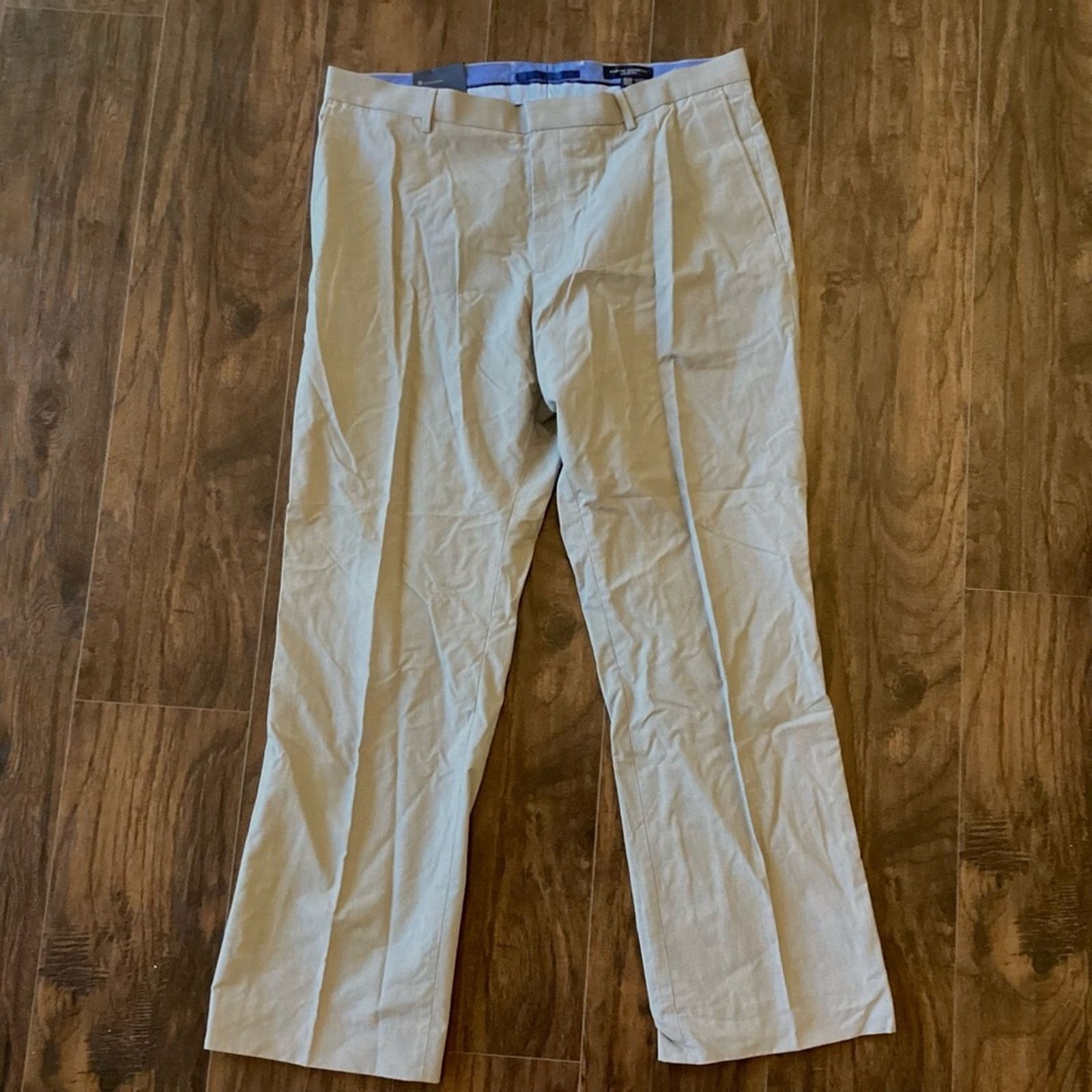 Banana Republic Banana Republic Men’s Classic Fit Khakis, 38x32 Size US 38 / EU 54 - 1 Thumbnail