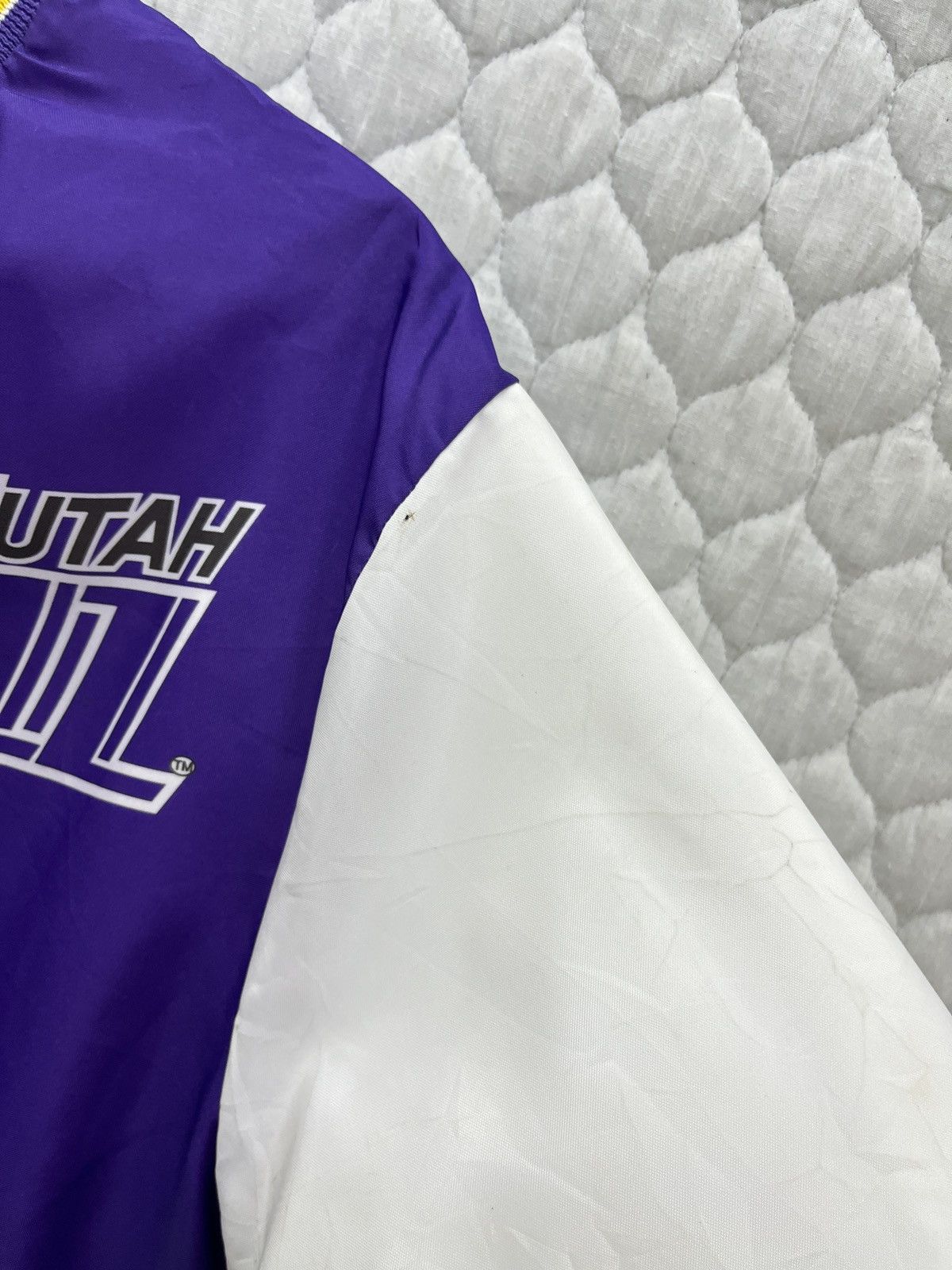 Chalk Line 🔥🔥🔥STEALS VTG CHALK LINE NBA UTAH JAZZ LIGHT JACKET Size US L / EU 52-54 / 3 - 14 Thumbnail