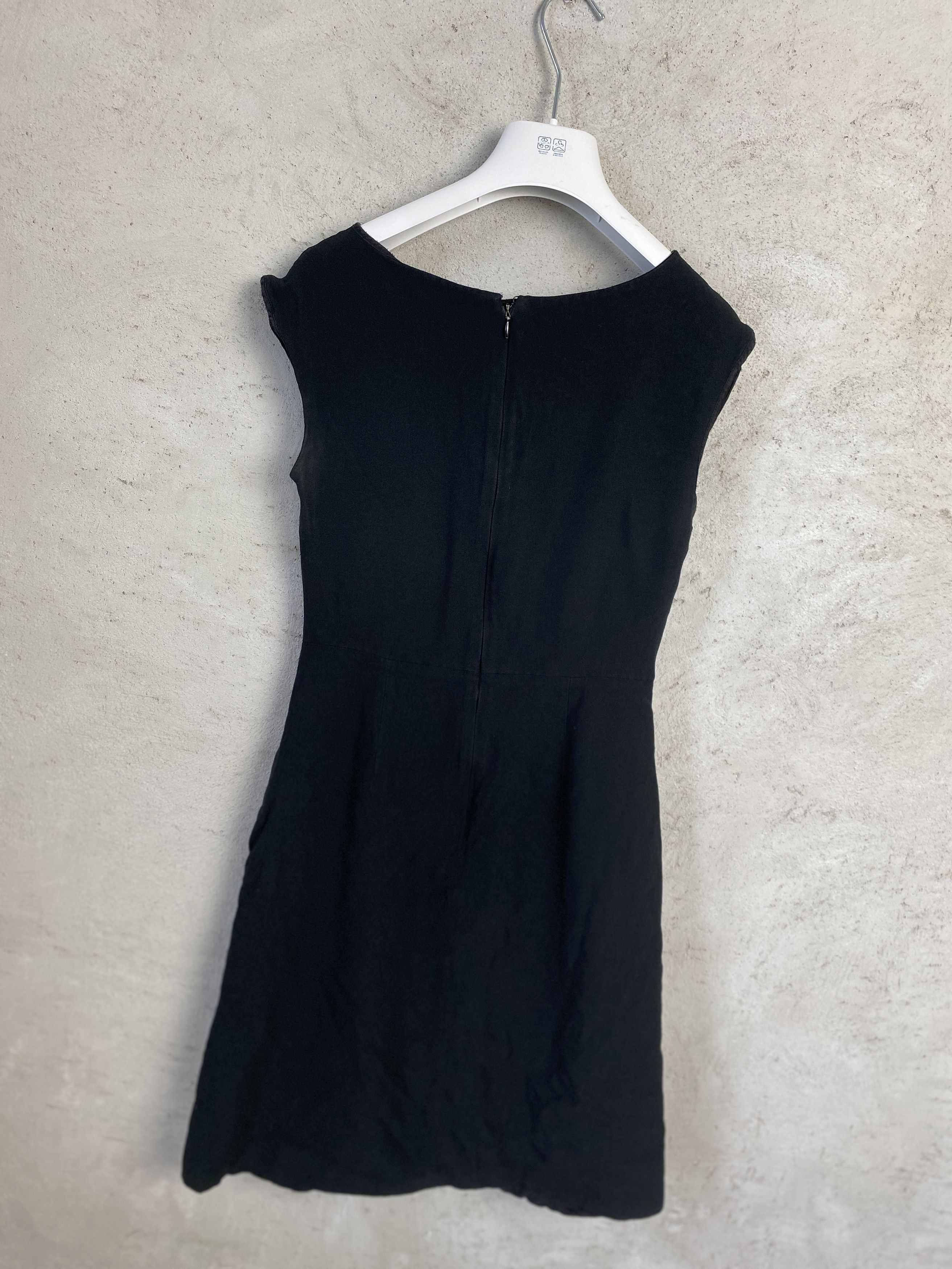 Prada Prada classic mini black dress casual formal Size M / US 6-8 / IT 42-44 - 7 Thumbnail