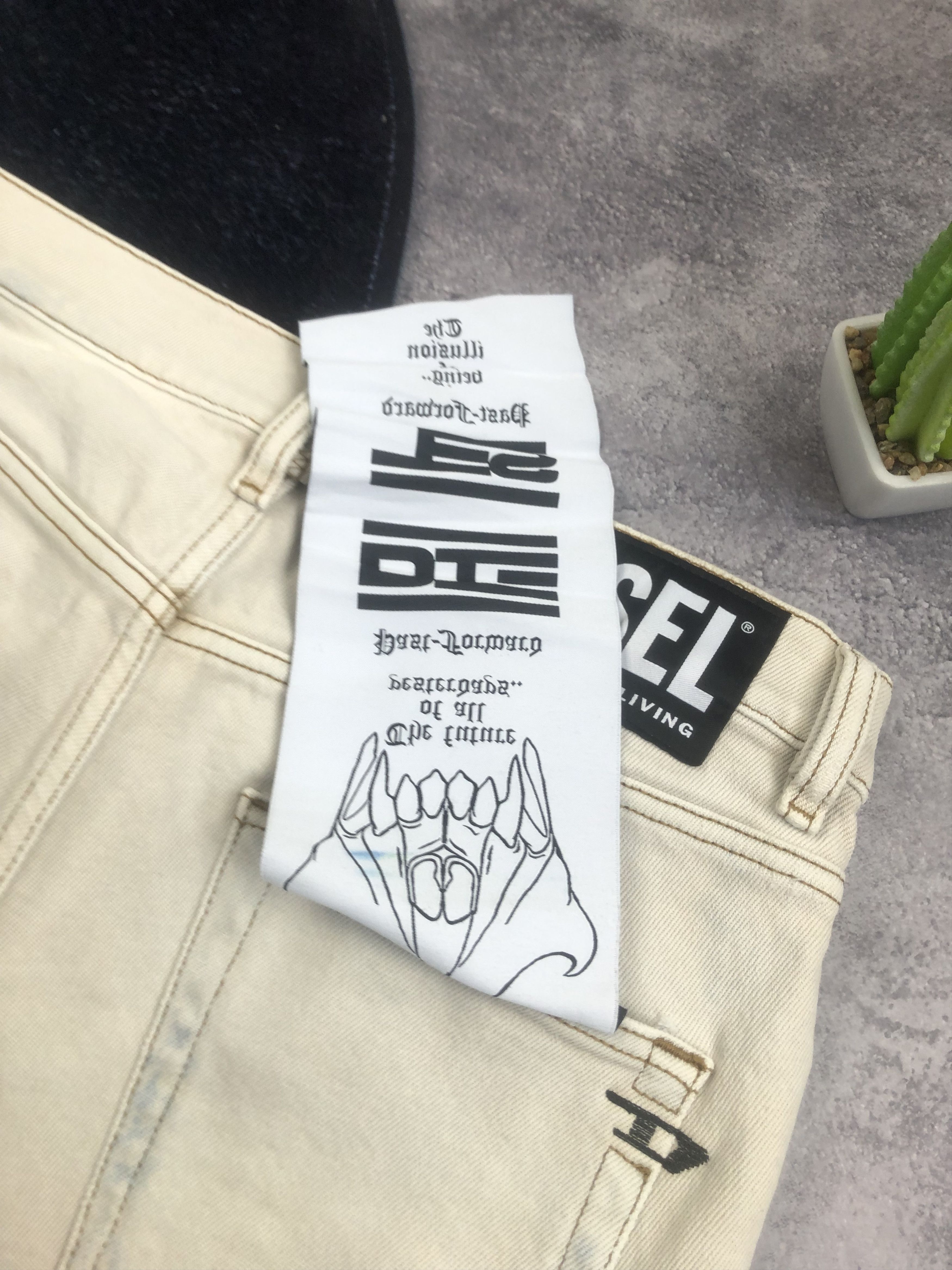 Diesel DIESEL Y2k Big Logo Ribbon Casual Streetwear Jeans White 29 Size US 29 - 8 Thumbnail