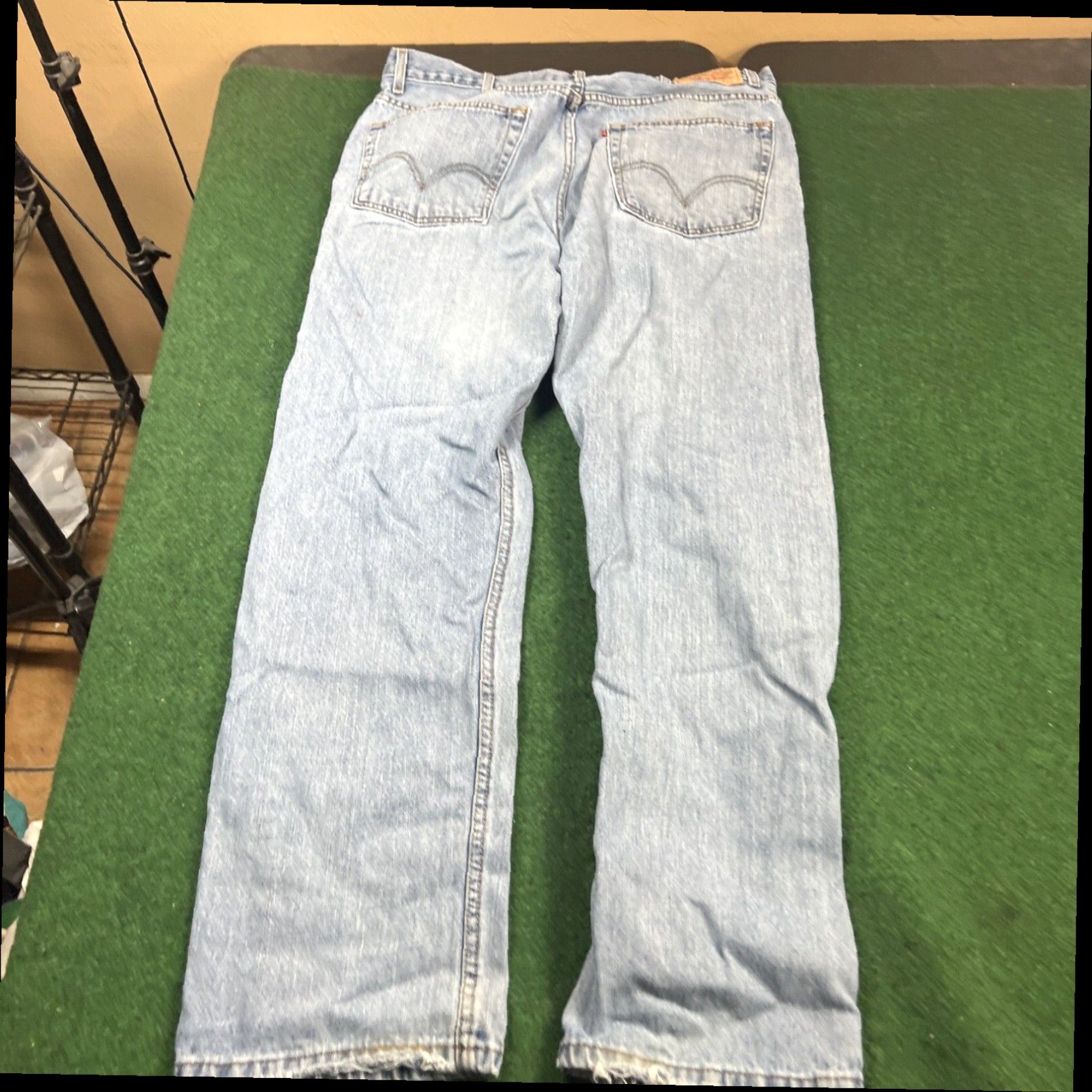 Levi's LEVI'S 505 Jeans Mens 38x32 Blue Creased Whiskered Hiking Camping Farm Work Size US 38 / EU 54 - 4 Thumbnail
