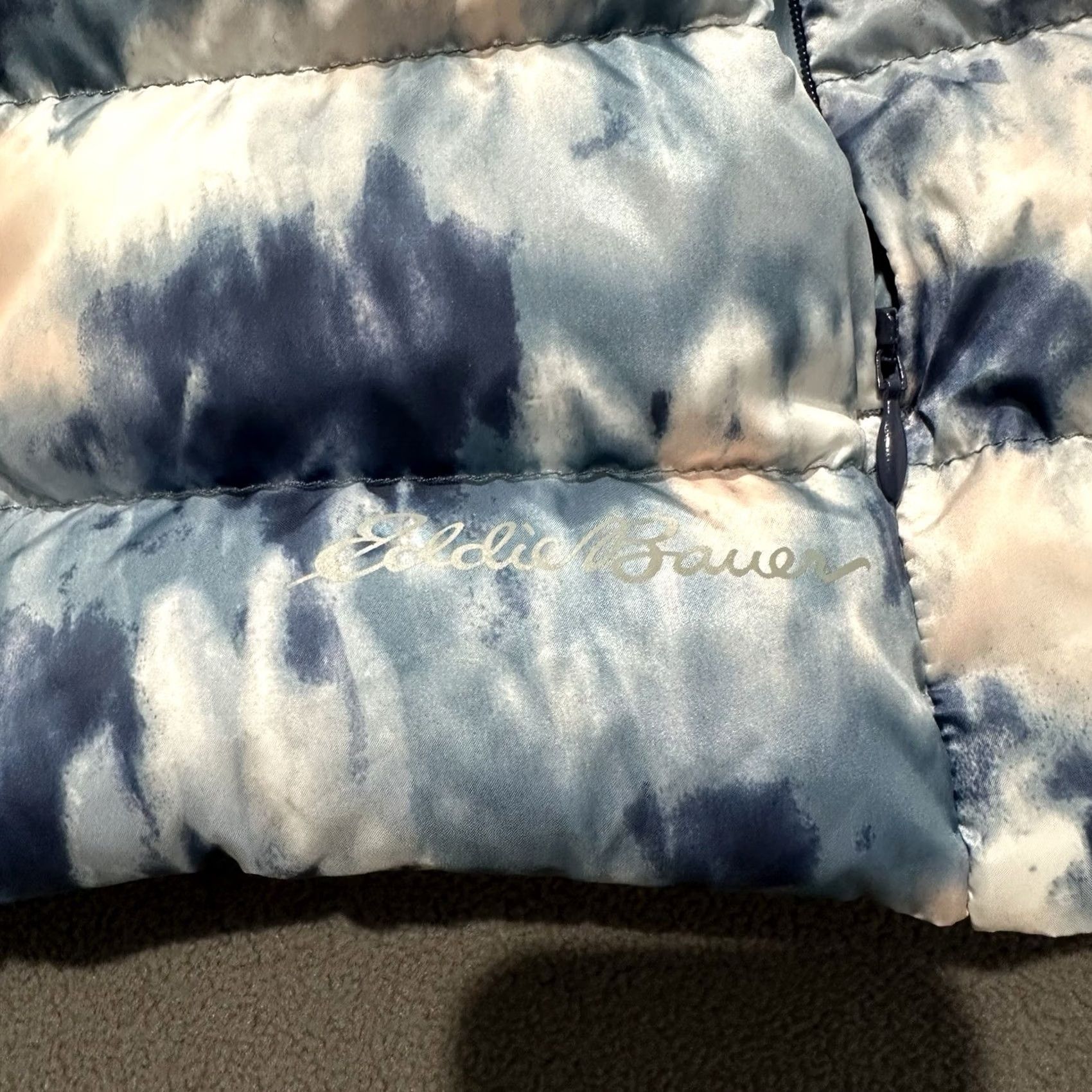 Eddie Bauer Eddie Bauer Vest Womens Small Blue Down Puffer Full Zip Pockets EB650 Tie Dye Size S / US 4 / IT 40 - 3 Thumbnail