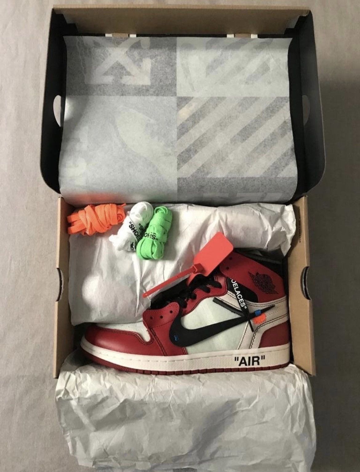 Jordan Brand × Nike × Off-White Jordan 1 Retro High Off-White Chicago Size US 9 / EU 42 - 1 Thumbnail