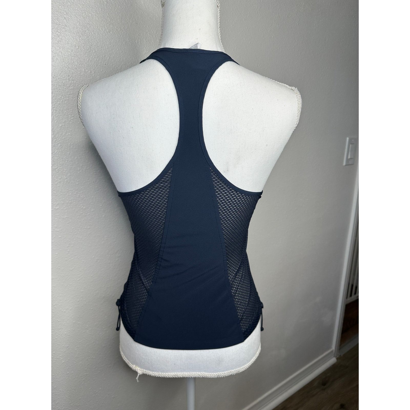 Athleta Athleta Navy Blue Mesh Racerback Tank Top XXS Size XXS / US 00 / IT 34 - 2 Thumbnail