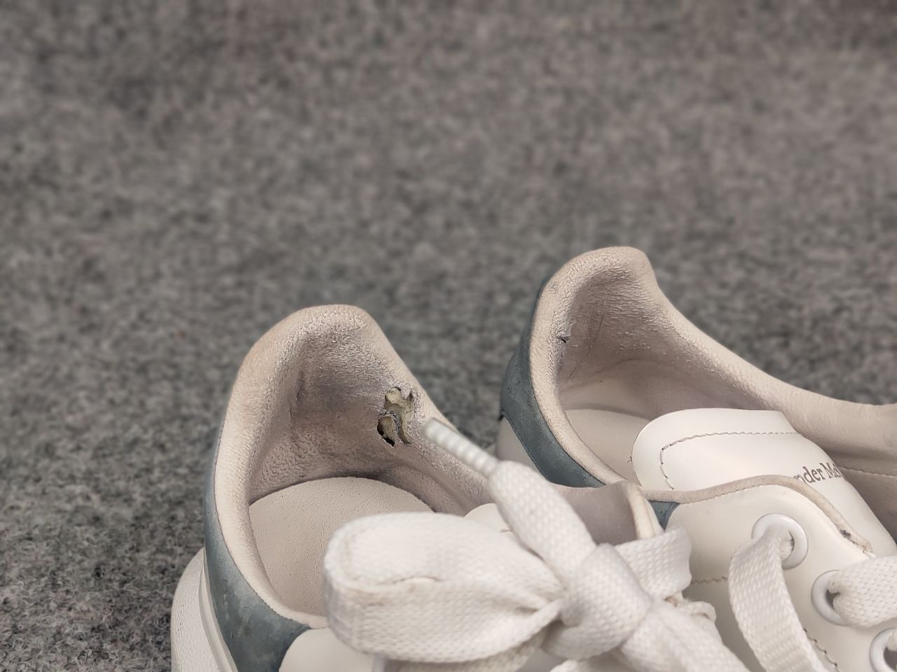 Alexander McQueen Alexander McQueen Oversized Leather Sneaker WhitePowder Blue Size US 8 / IT 38 - 17 Thumbnail