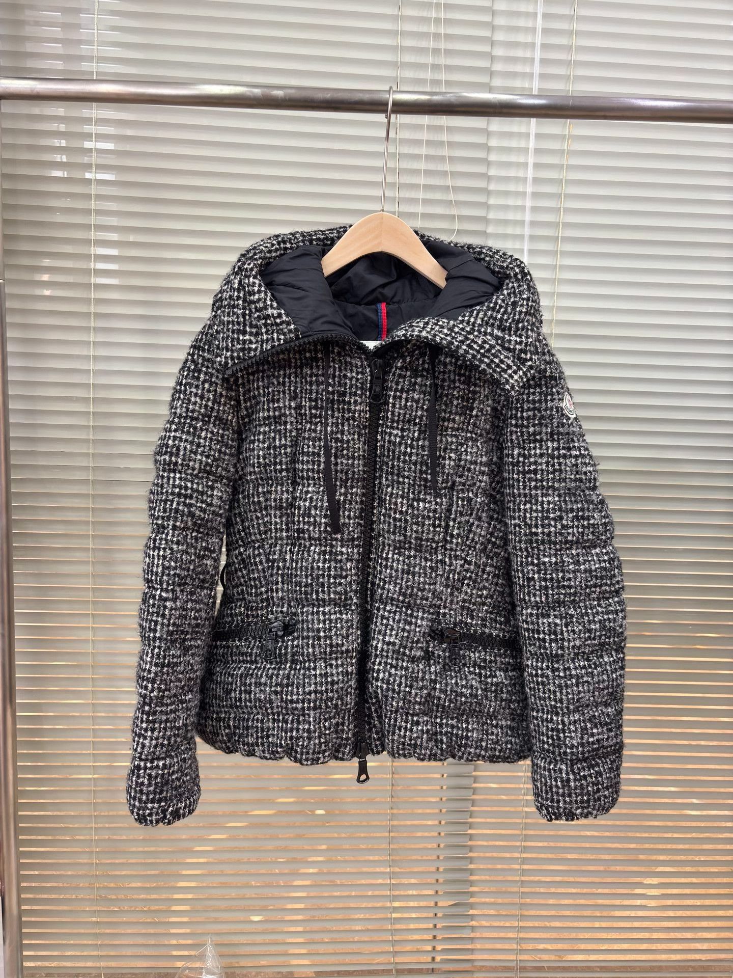 Moncler Meng Xiang Limited Edition Down Jacket Size M / US 6-8 / IT 42-44 - 1 Thumbnail