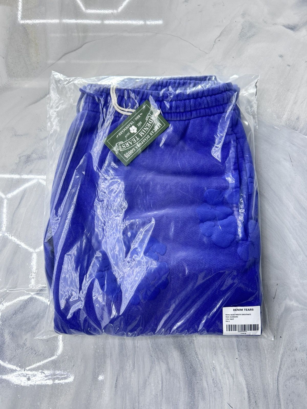 DENIM TEARS Denim Tears Monochrome Cotton Wreath Sweatpants Washed Blue Size US 34 / EU 50 - 12 Thumbnail
