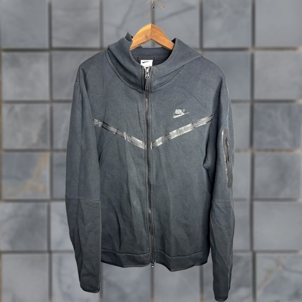 Nike Nike Jacket Mens L Gray Full Zip Hooded Reflective Stripe Pocket Athletic Size US L / EU 52-54 / 3 - 1 Thumbnail