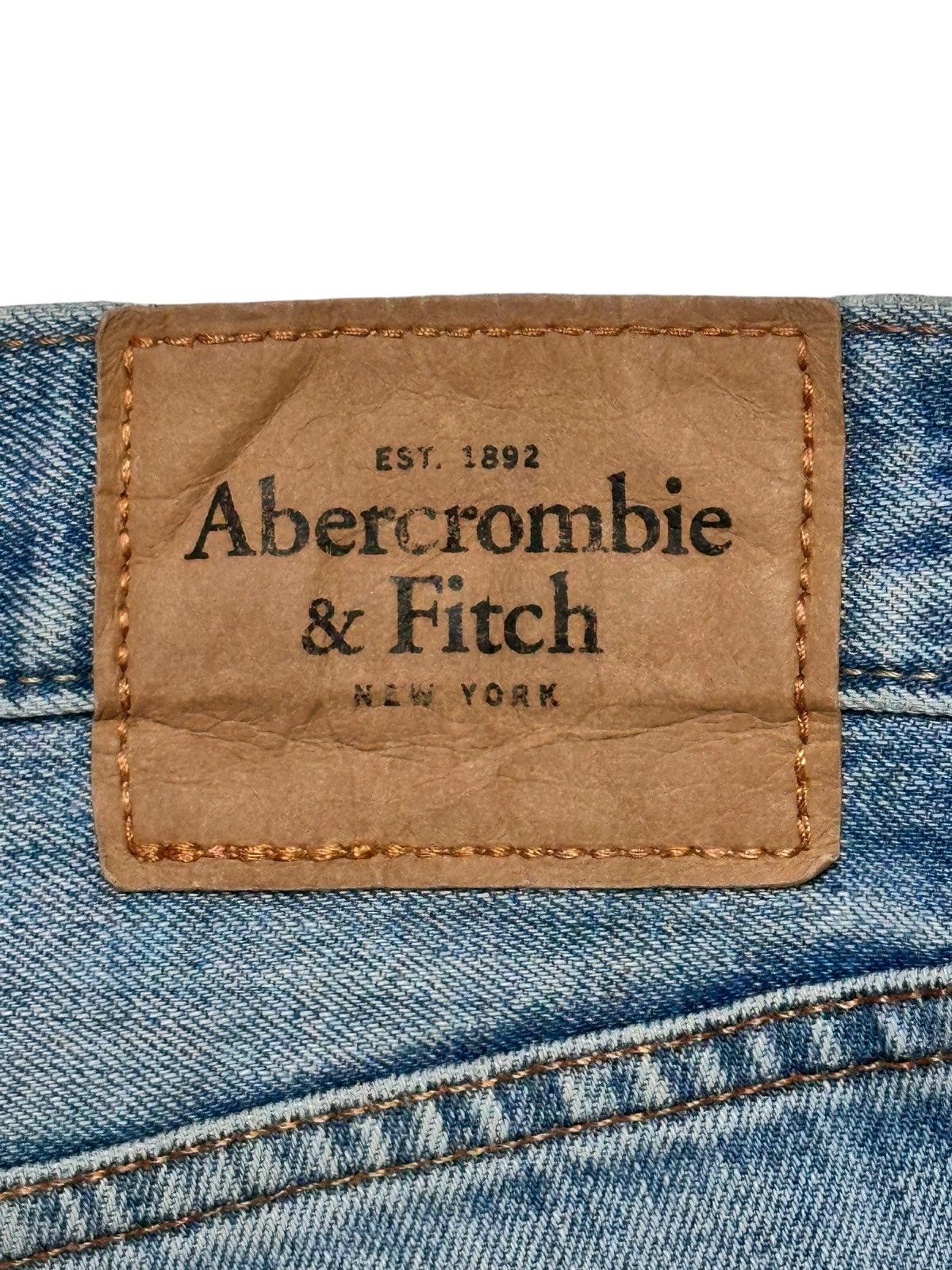 Abercrombie & Fitch Abercrombie & Fitch Distressed Light BlueWash Jeans & Faded Size US 33 - 9 Thumbnail