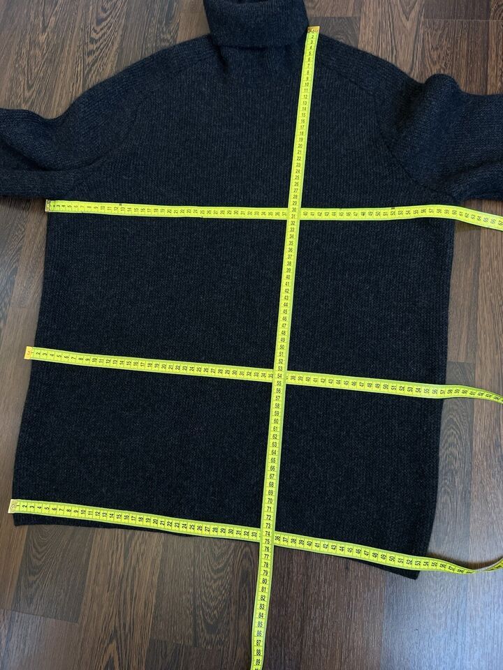 Louis Vuitton Louis Vuitton Mens Sweater Turtleneck Wool Gray Size XL Size US XL / EU 56 / 4 - 17 Thumbnail