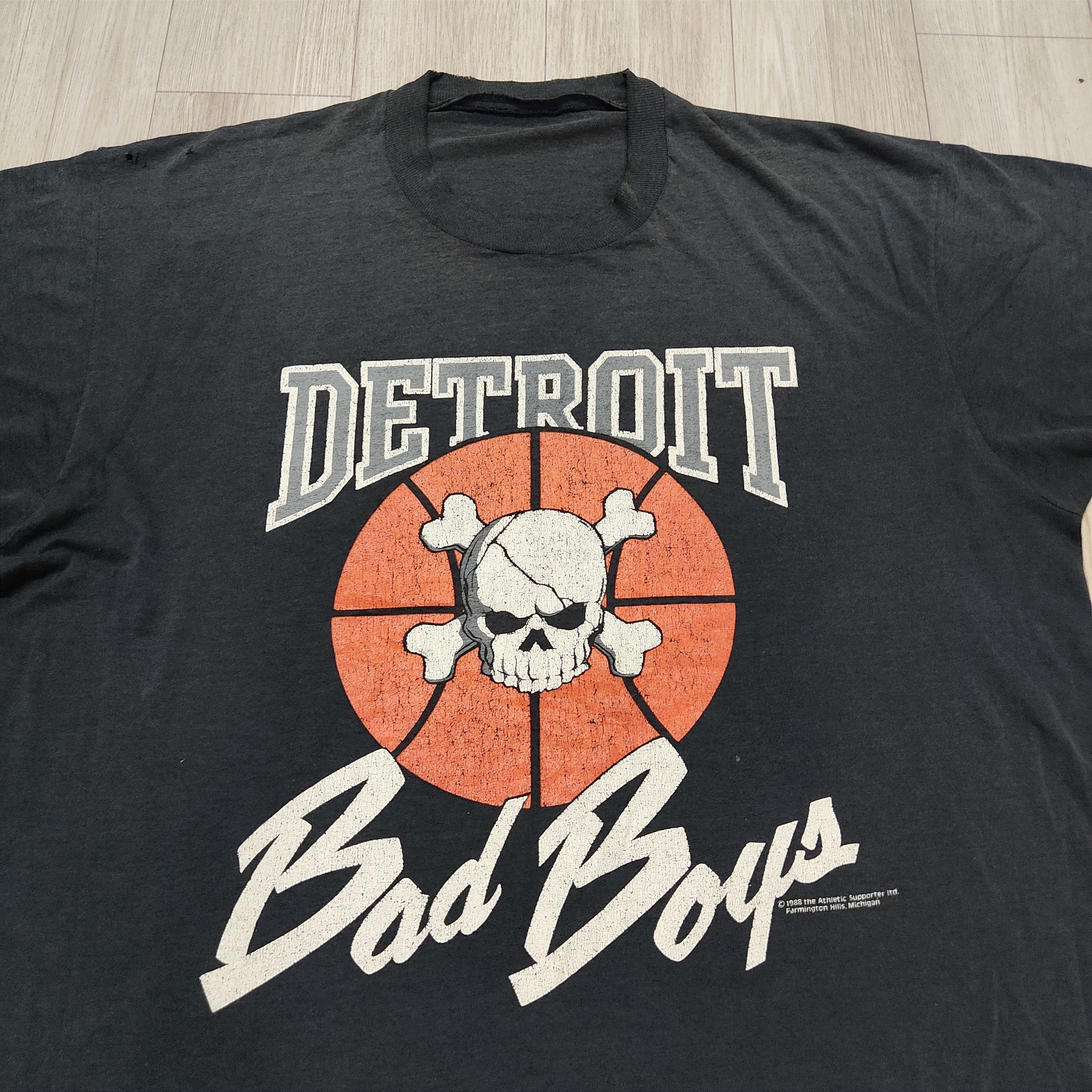 Vintage Vintage 80s DETROIT PISTONS BAD BOYS Distressed T-shirt Size US L / EU 52-54 / 3 - 4 Thumbnail