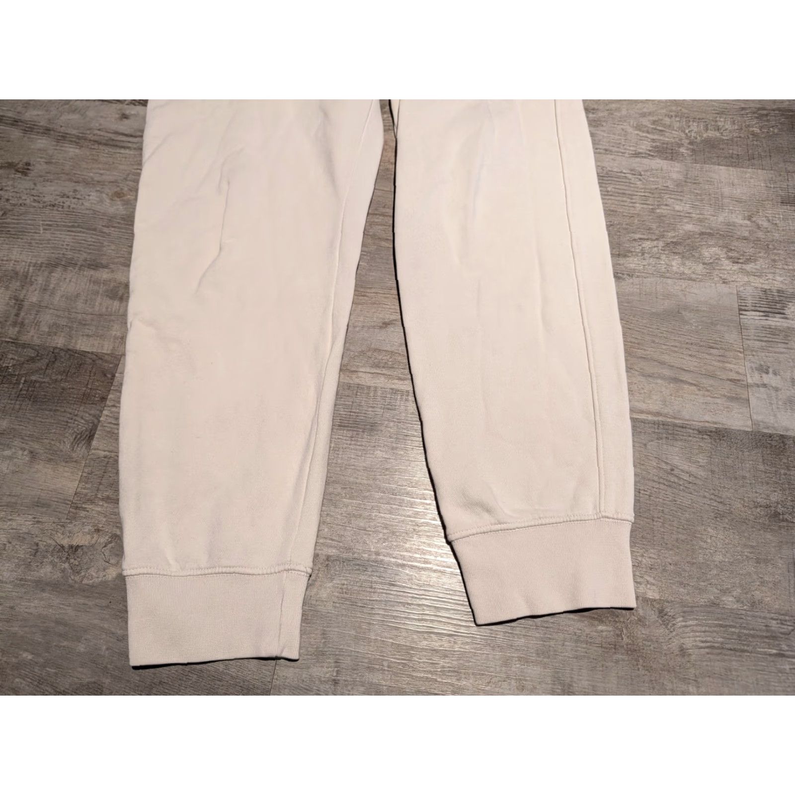 Nike Nike Sportswear Club Logo Twist Fleece Joggers Size M Milk Mens DO6169-113 Size US 36 / EU 52 - 2 Thumbnail