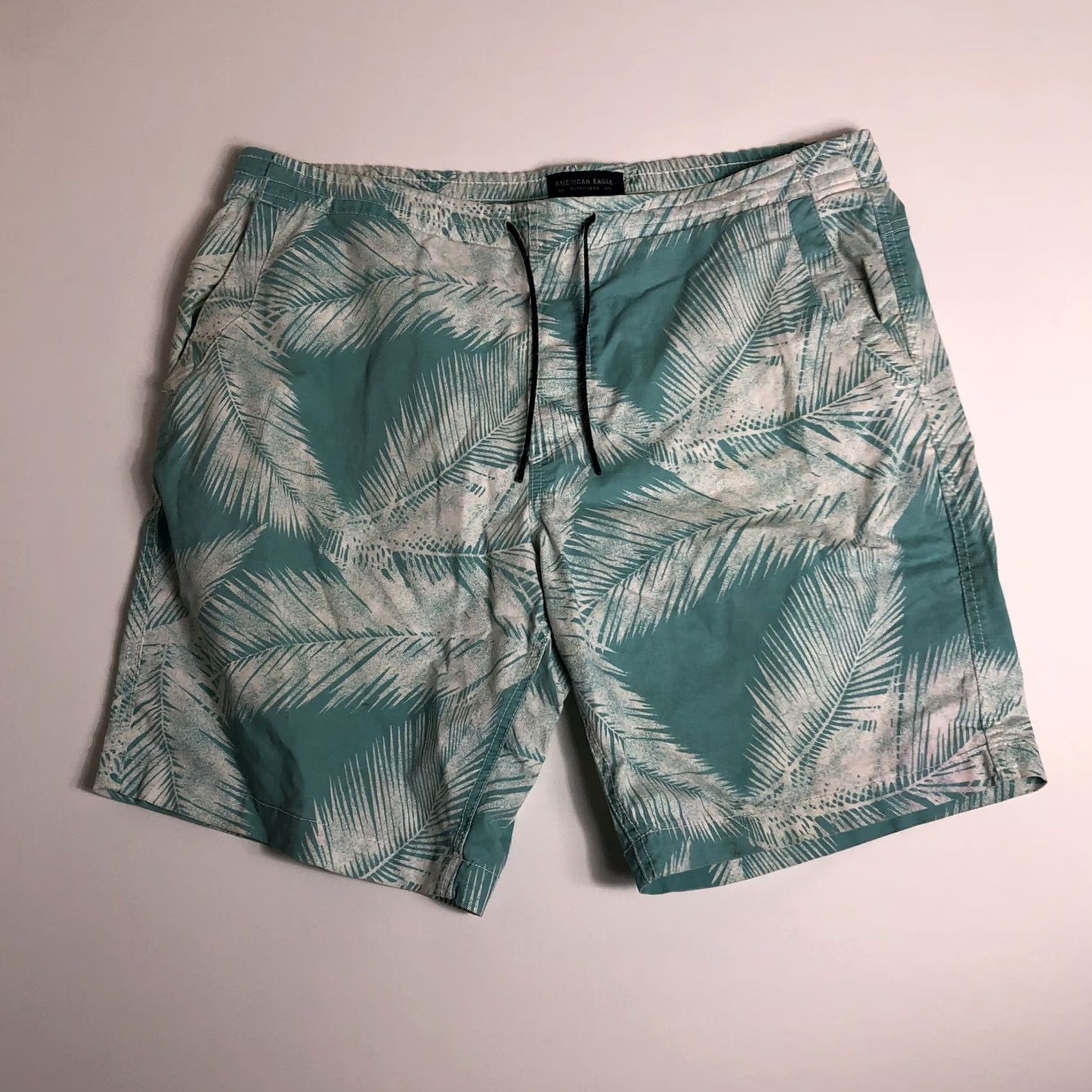 American Eagle Outfitters American Eagle Board Shorts XL Blue W/ White Palm Leaves J19 Men Regular Bottom Blue Palm 90s? Size US 36 / EU 52 - 2 Thumbnail