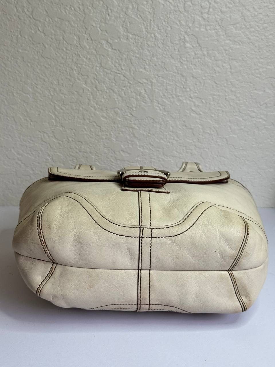 Coach Coach Y2K SoHo Buckle Flap White/Cream Leather Tote Size ONE SIZE - 8 Thumbnail