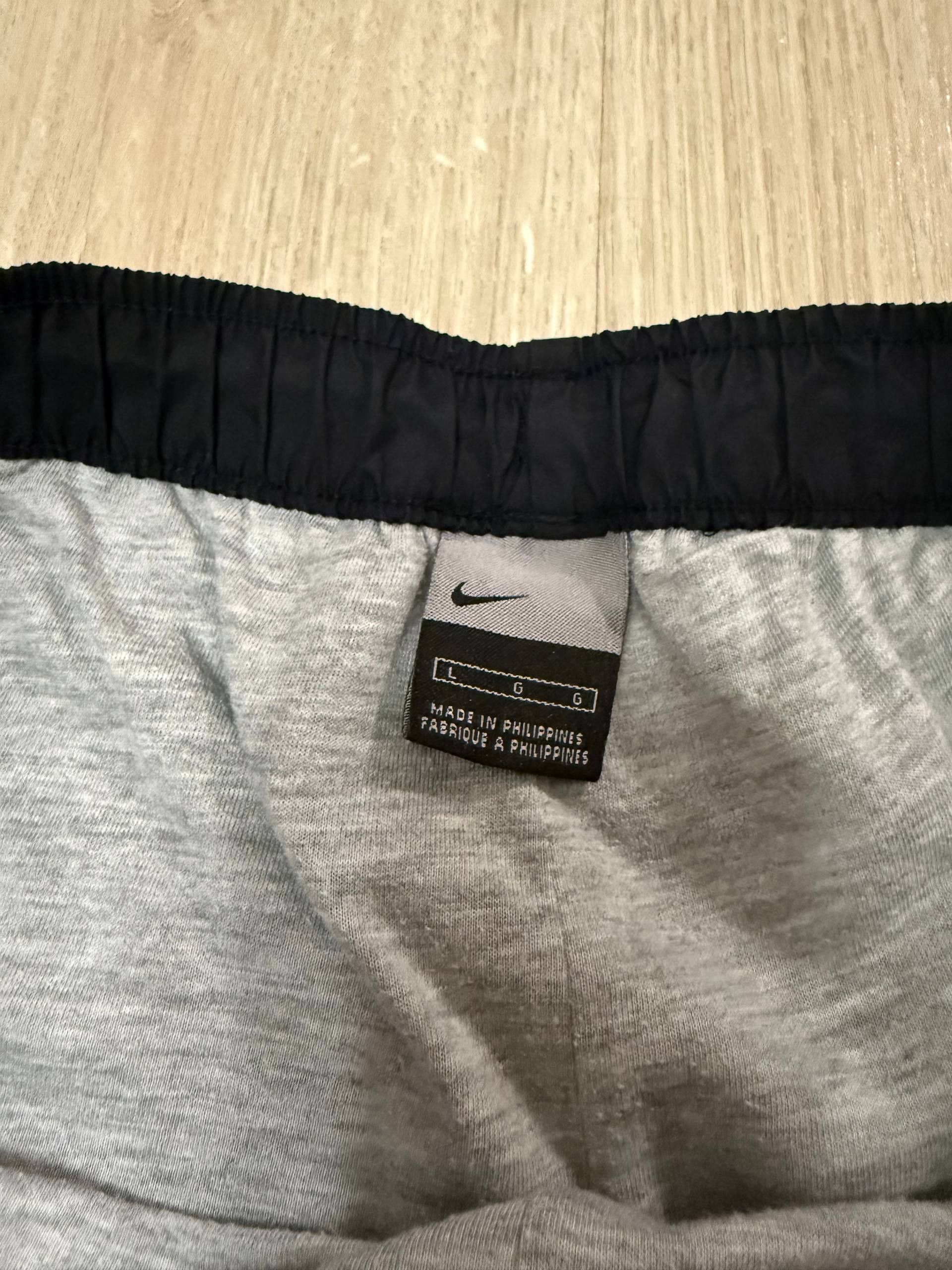 Nike Vintage NIKE Y2K WIDE LEG LOOSE Black SWEATPANTS 90s Size L Size US 34 / EU 50 - 5 Thumbnail