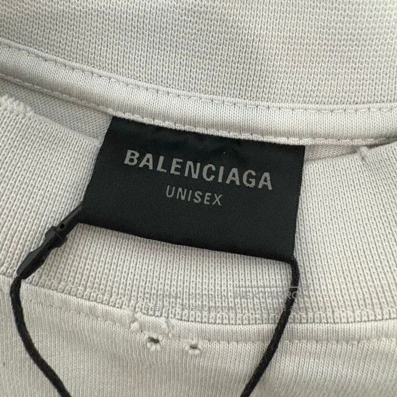 Balenciaga Balenciaga White Distressed Logo T-shirt. Size US XS / EU 42 / 0 - 3 Thumbnail