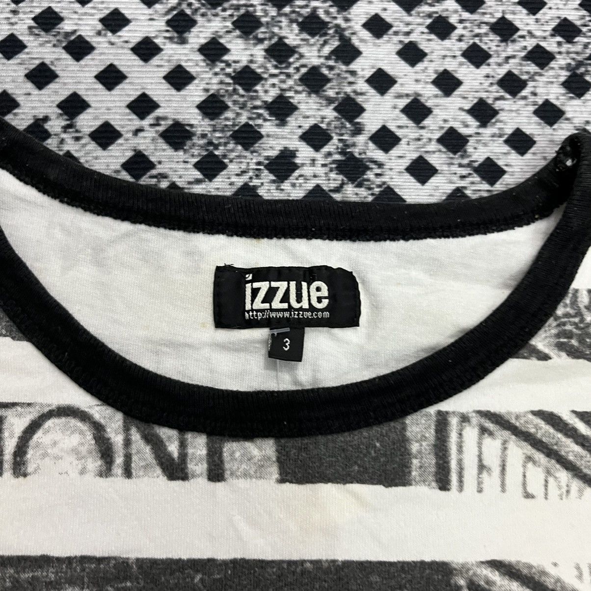 izzue 💥Izzue Japanese Designer Full Stripe Printed Punk T shirts Size US S / EU 44-46 / 1 - 5 Thumbnail