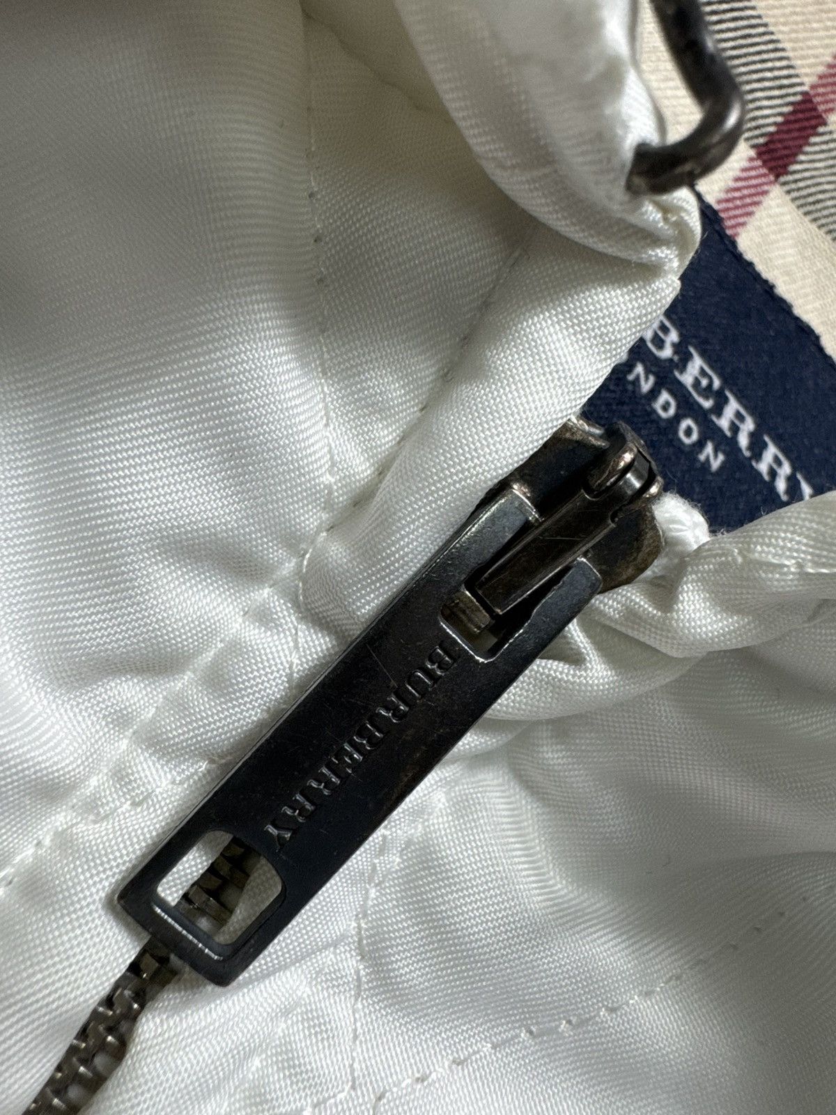 Burberry Burberry London Quilted Women’s White Jacket Luxury Size M / US 6-8 / IT 42-44 - 4 Thumbnail
