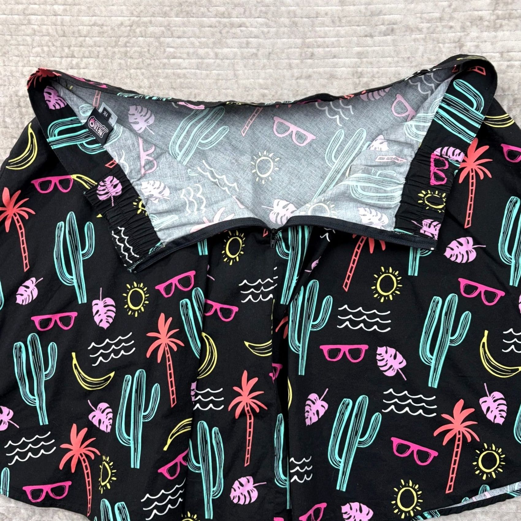 Vintage Retrolicious Skirt 1X Black Neon Cactus Palm Tree Novelty Print Skater Mini USA Size 40" / US 18 - 6 Thumbnail