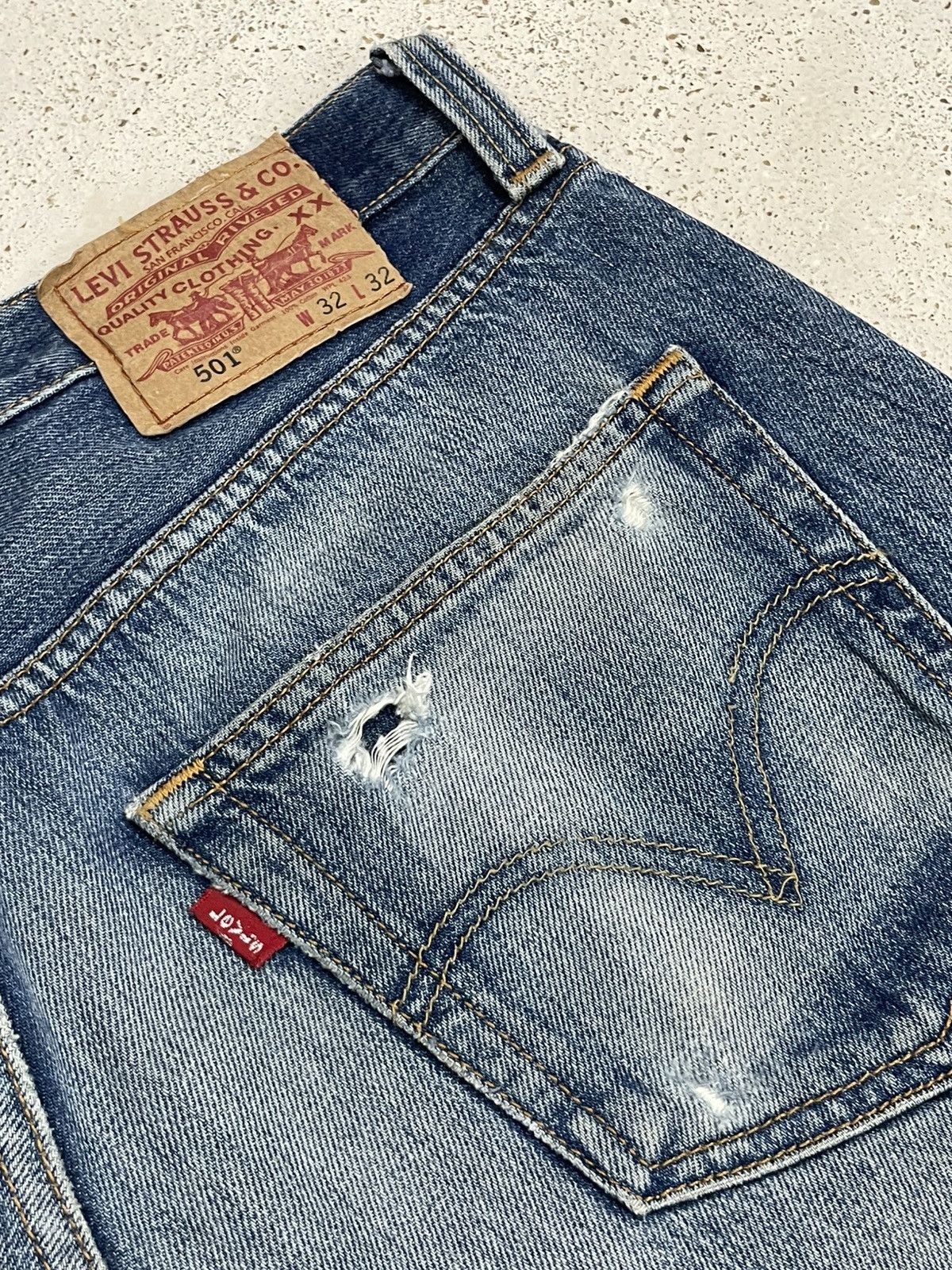 Levi's × Vintage Vintage Y2K Levis 501 Whisker Light Wash Minor Distressed Size US 32 / EU 48 - 17 Thumbnail