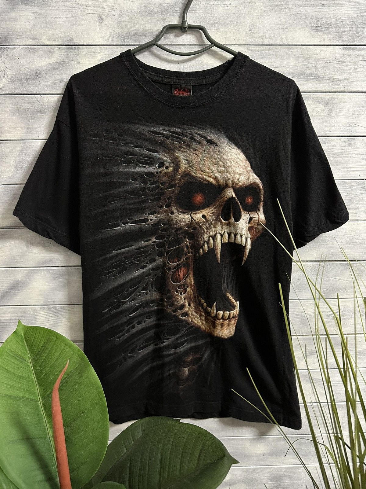 Vintage Rare Vintage Dead Skull Vampire Rock T-Shirt Y2K Spiral. Size US L / EU 52-54 / 3 - 1 Thumbnail