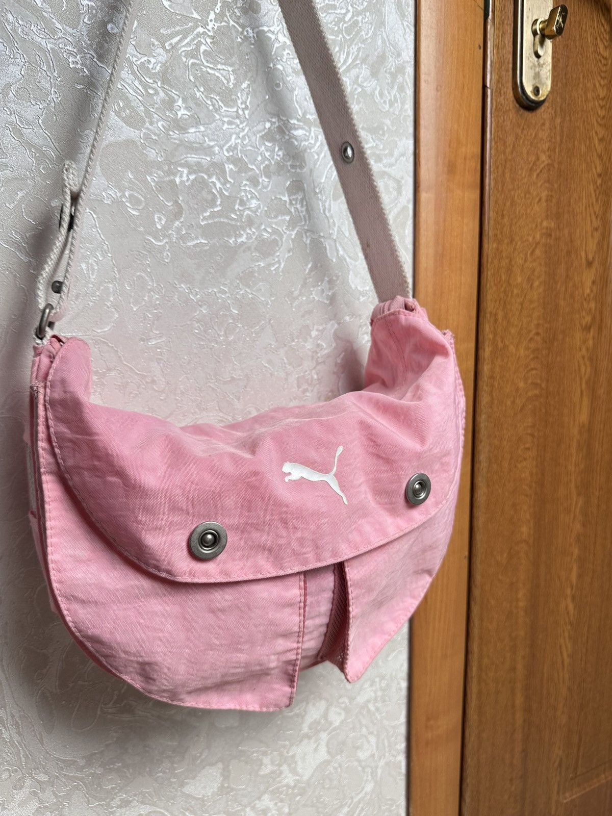 Puma × Vintage Puma Y2K Rounded Half Moon Pink Barbie Handbag Size ONE SIZE - 2 Thumbnail