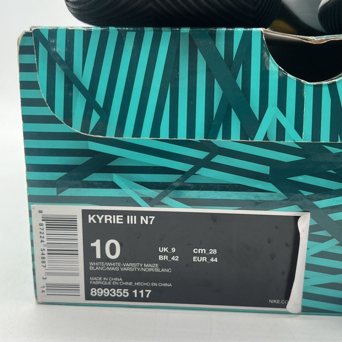 Nike Kyrie 3 NF Size US 10 / EU 43 - 6 Thumbnail