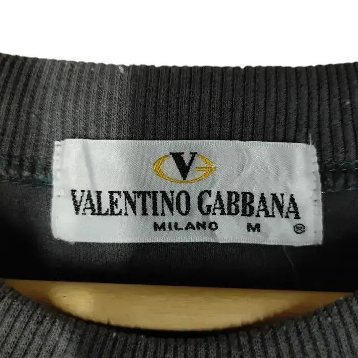 Vintage Vintage Valentino Gabbana Milano Sweatshirts Size US M / EU 48-50 / 2 - 4 Thumbnail