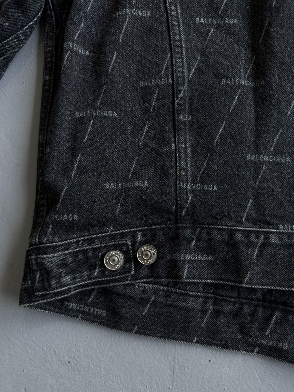 Balenciaga Balenciaga - All Over Print Denim Jacket Size US S / EU 44-46 / 1 - 8 Thumbnail