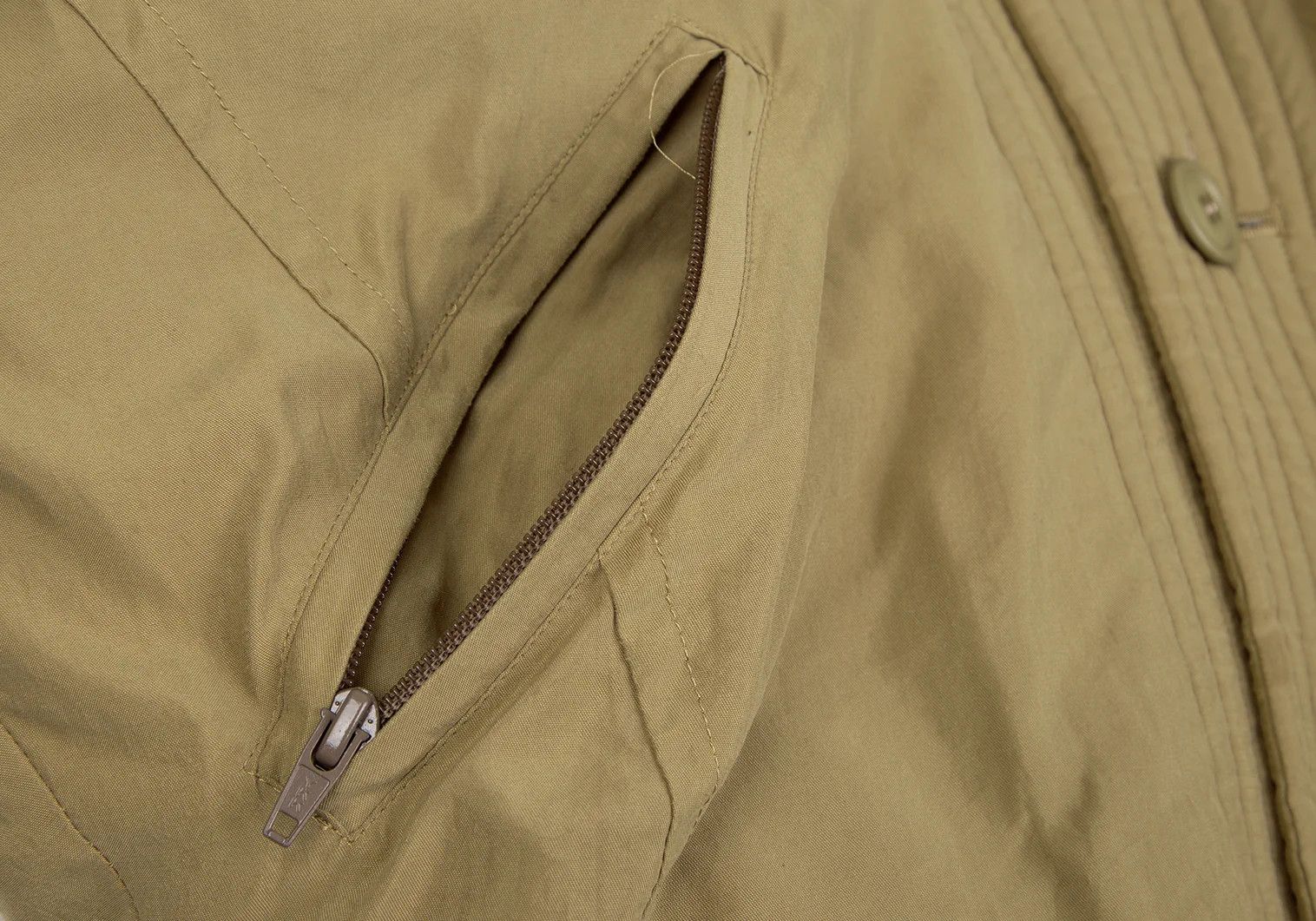 Issey Miyake Nylon Down Jacket in Beige, Size M Size US M / EU 48-50 / 2 - 10 Thumbnail